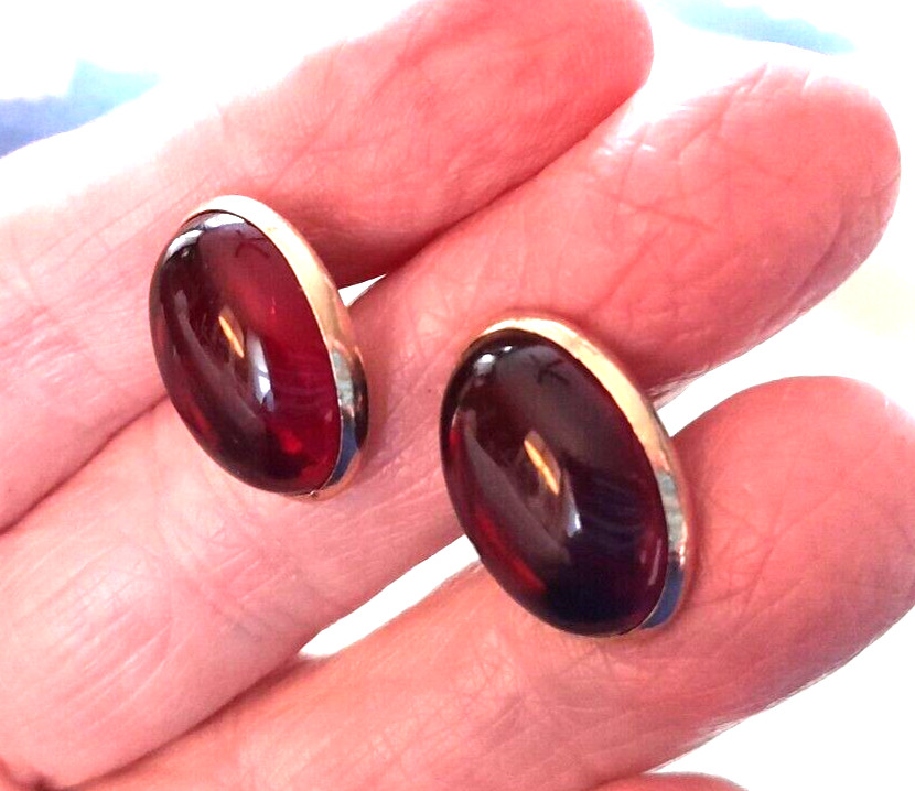 Vintage 1980’s SWANK Dark Red Clear Center Gold Tone Cufflinks