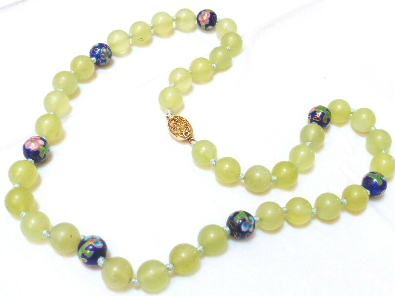 CHINESE VINTAGE CLOISONNE JADE 12mm BEADED NECKLACE, SILVER CLASP