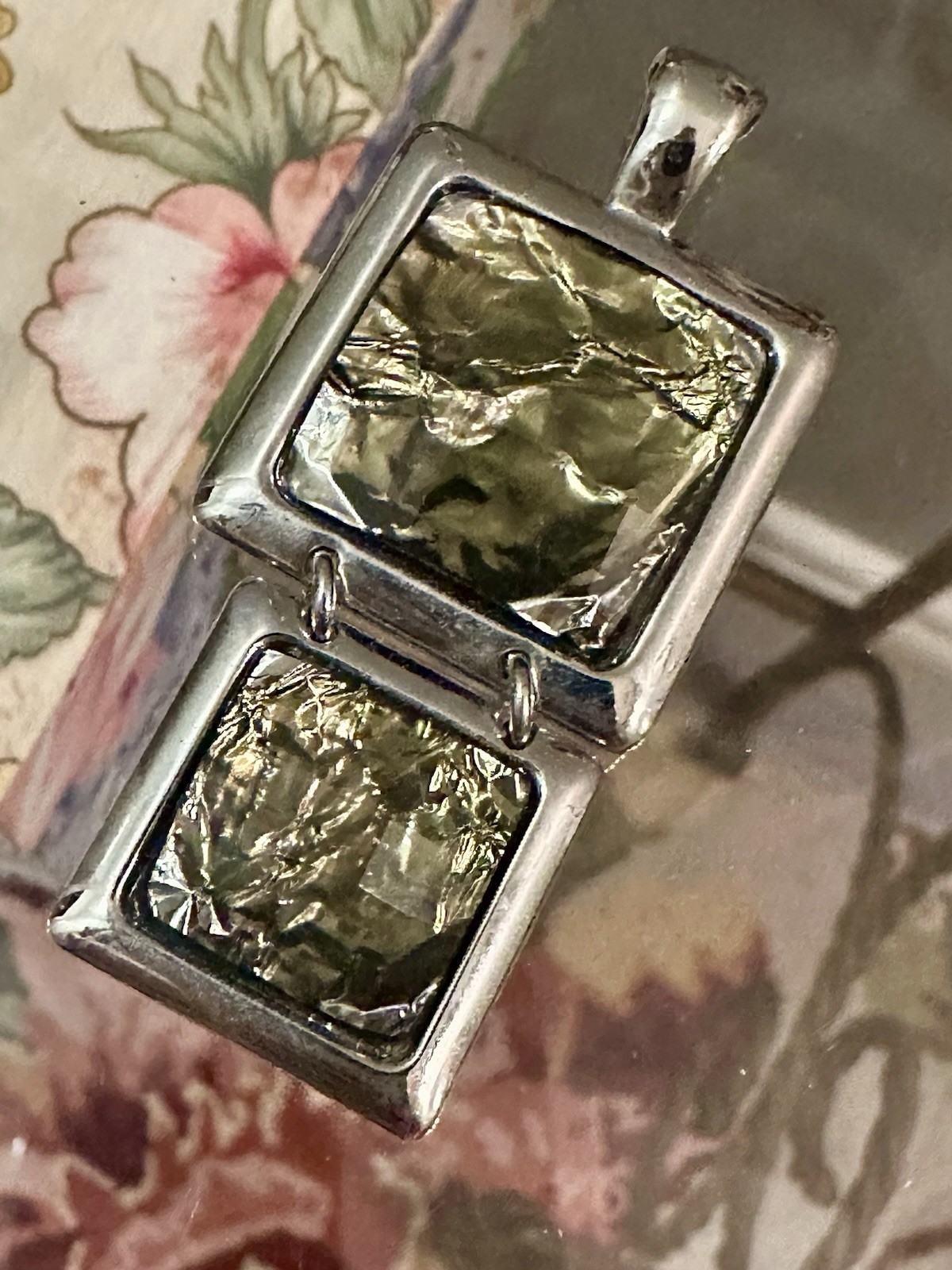 Vintage Lia Sophia Silver Tone Green Swirling Acrylic Square Pendant 2 Inch