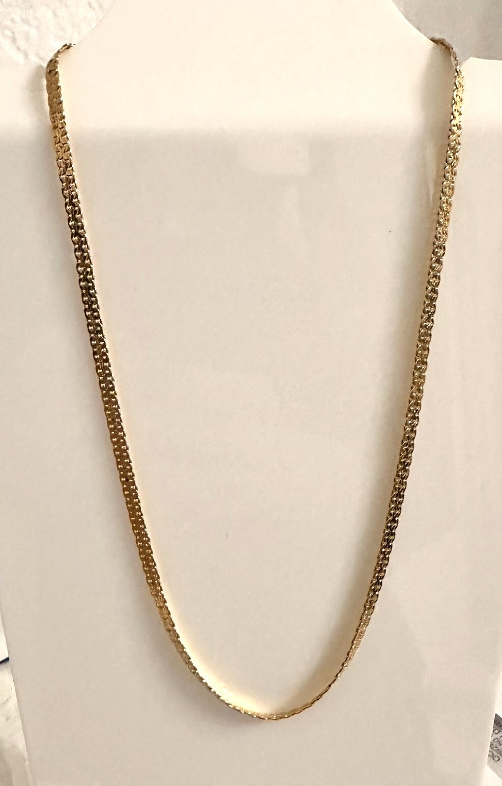 Vintage MONET Gold Tone Flat Chain Choker Necklace 17.5 in