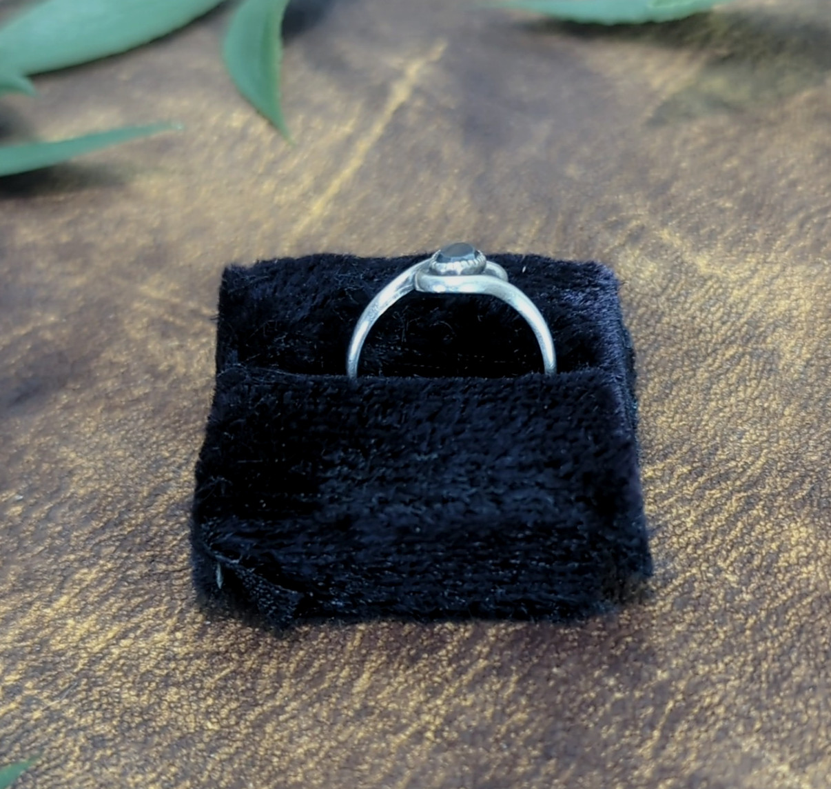 Oval Hematite Sterling Silver Swirl Goth Boho Whimsical Ring Size 3.75 Vintage