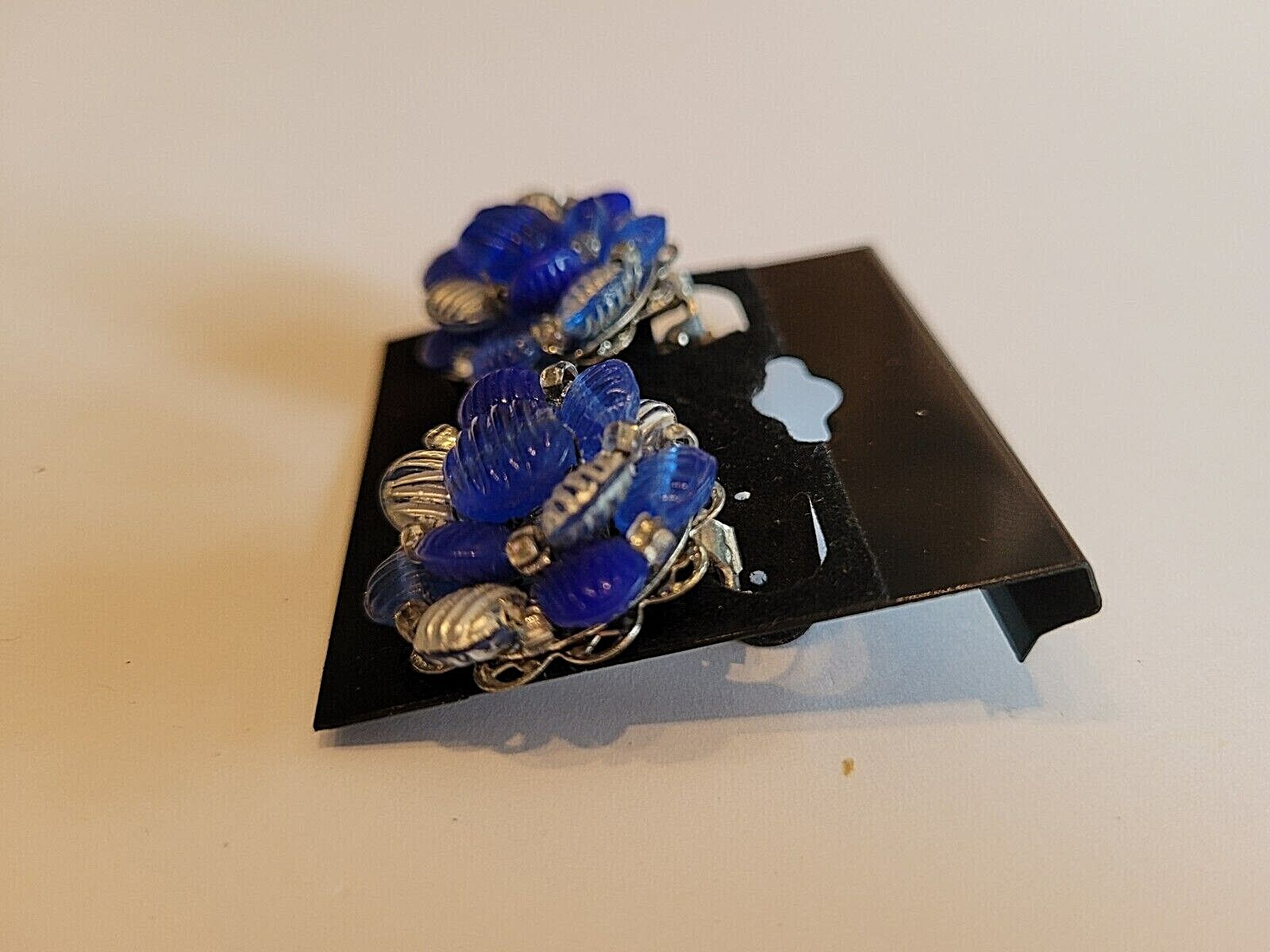VTG Cluster round unique blue silver Clip Earrings Flower Grannycore