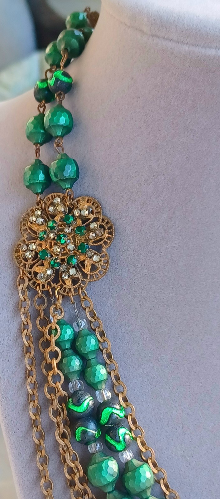 Vintage Hobe Green Glass Foil Bead Brass Swag Bib Necklace