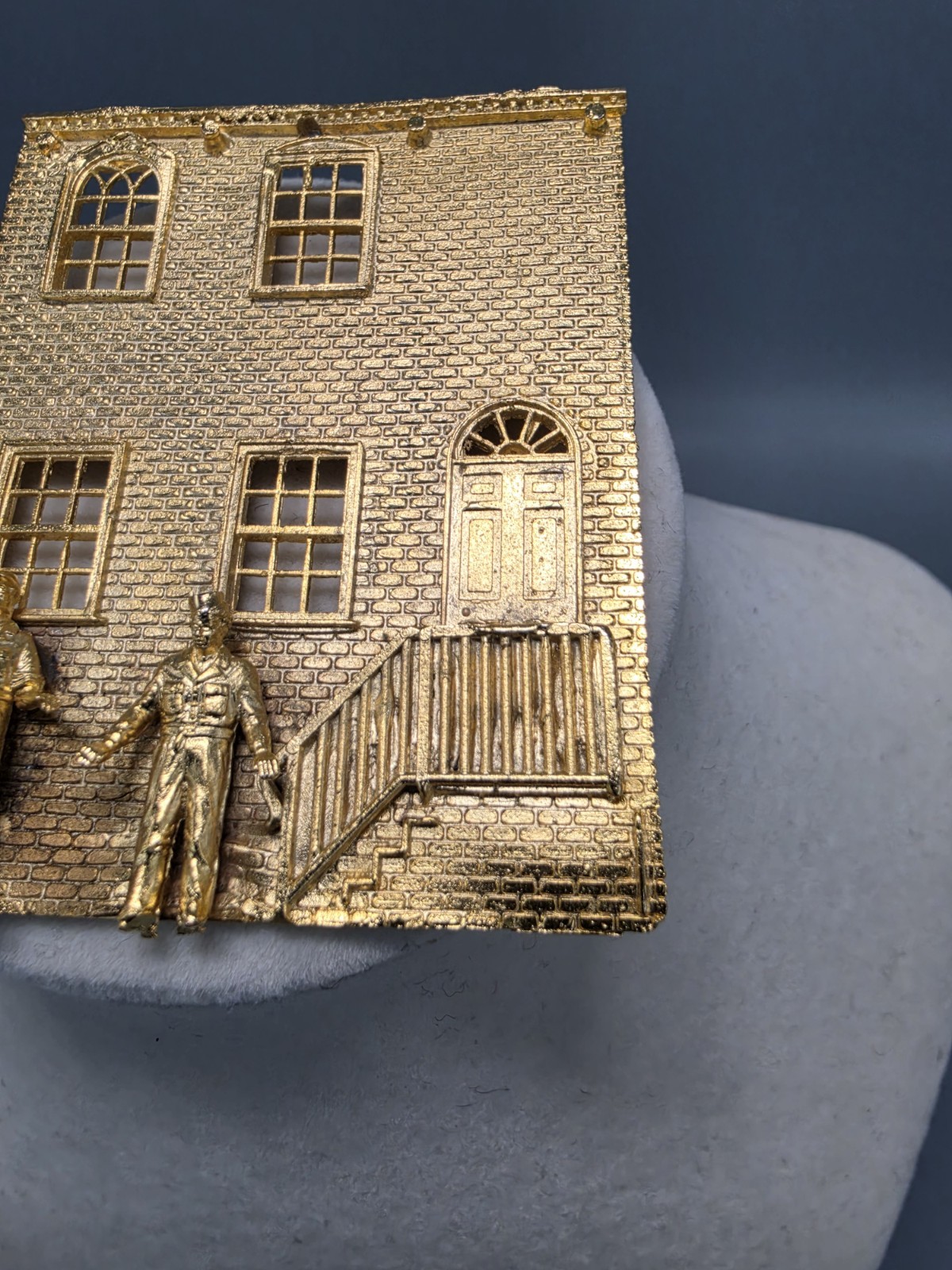 Vintage Panatela Grande Designs Building and Figures Facade Pin/Pendant Unique