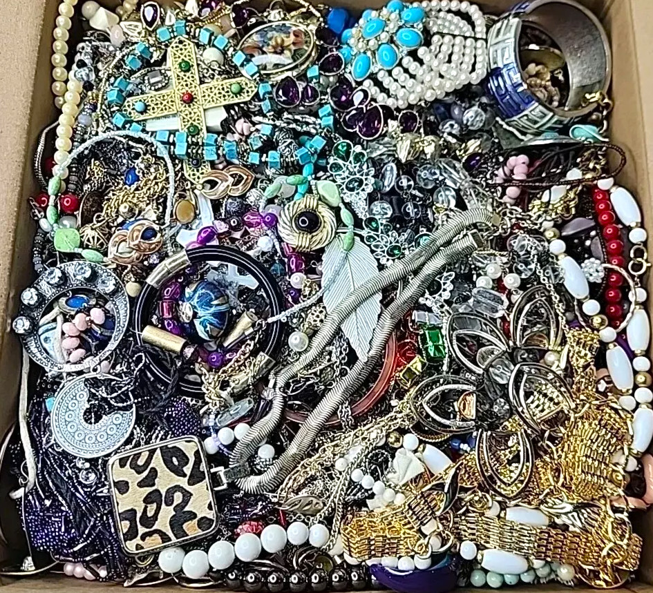 10 Pound Lbs Unsearched Huge Lot Jewelry VTG Vintage Modern Junk & Wear Tangled