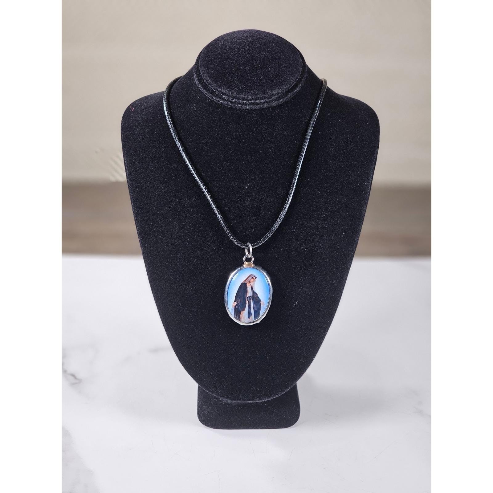 Vintage Madonna Pendant Necklace Lightweight Silver Tone Religious