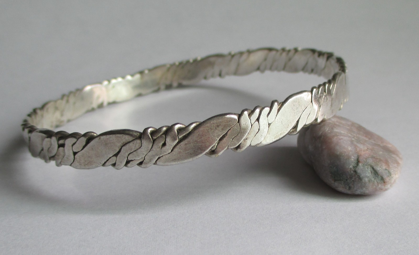 VINTAGE TAXCO MEXICO SILVER TWISTED ROPE CABLE BANGLE BRACELET