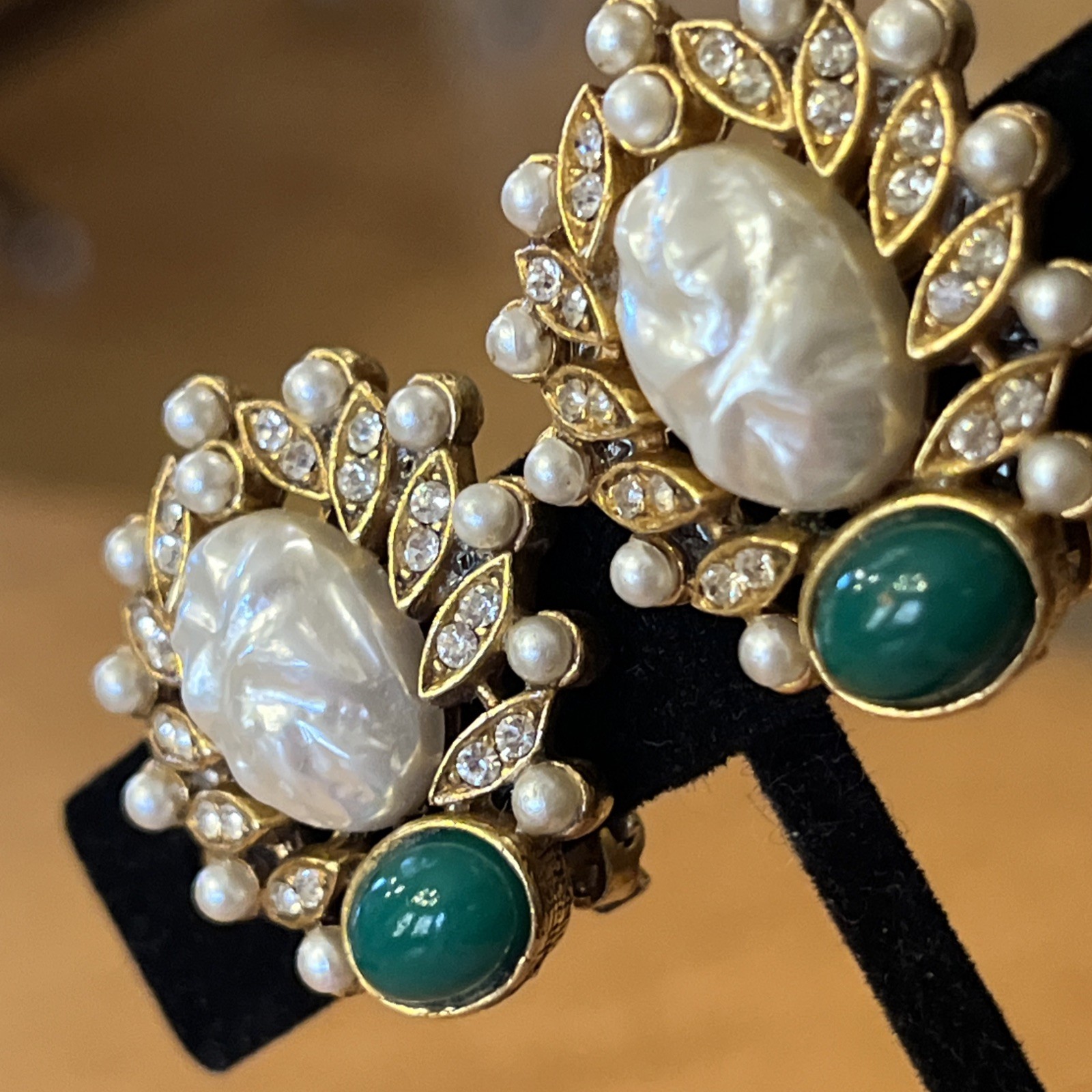 Vintage Faux Mabe & Many Pearls Green Glass Gripoix Cabochon Clip On Earrings