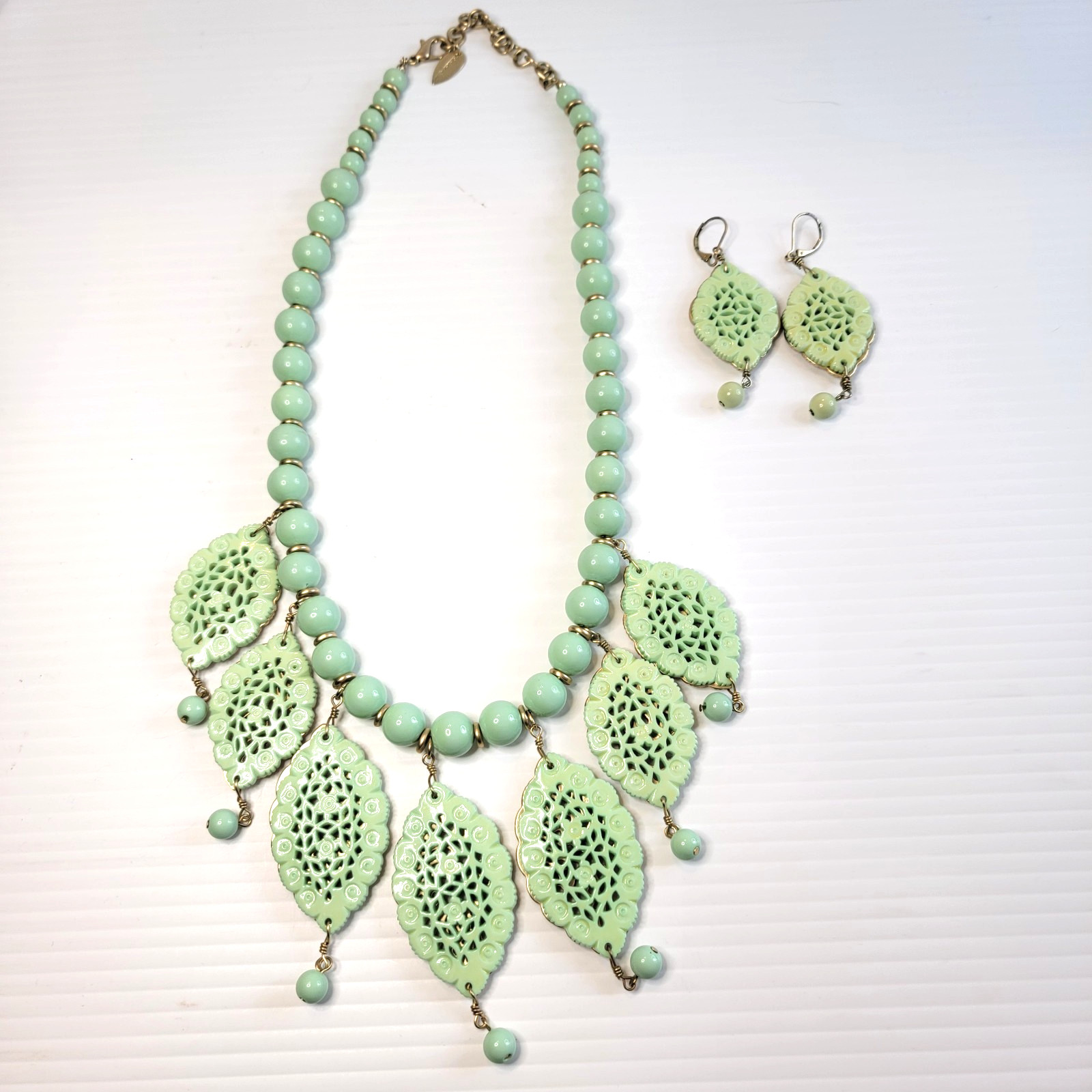 Vintage Coldwater Creek Mint Green Kashmir Necklace & Earring, 23″L Gold-Tone
