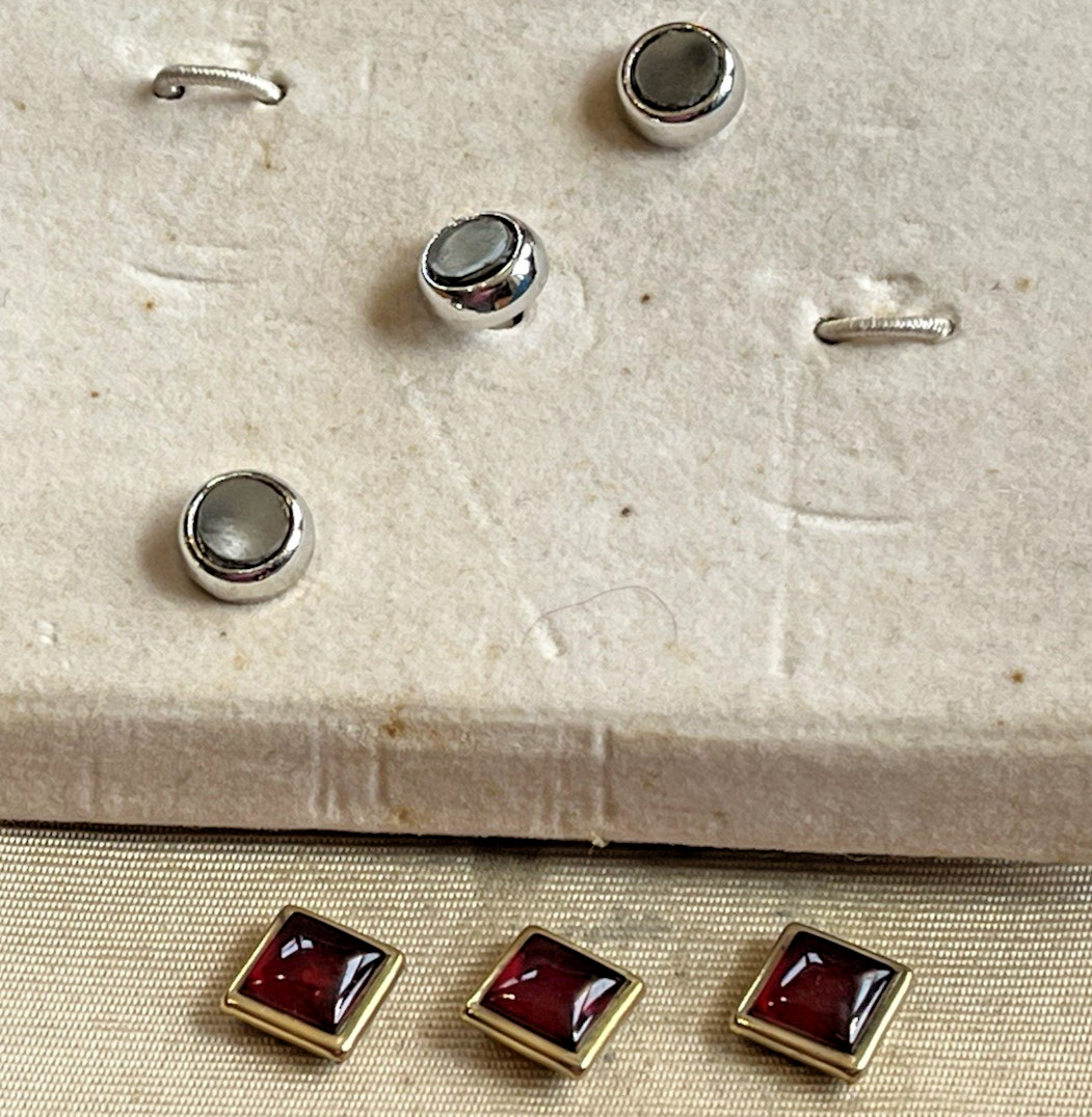 Vintage Lot Men’s Jewelry Cuff Links Tie Tacks Clips Ring Jade Tiger Eye Pistols