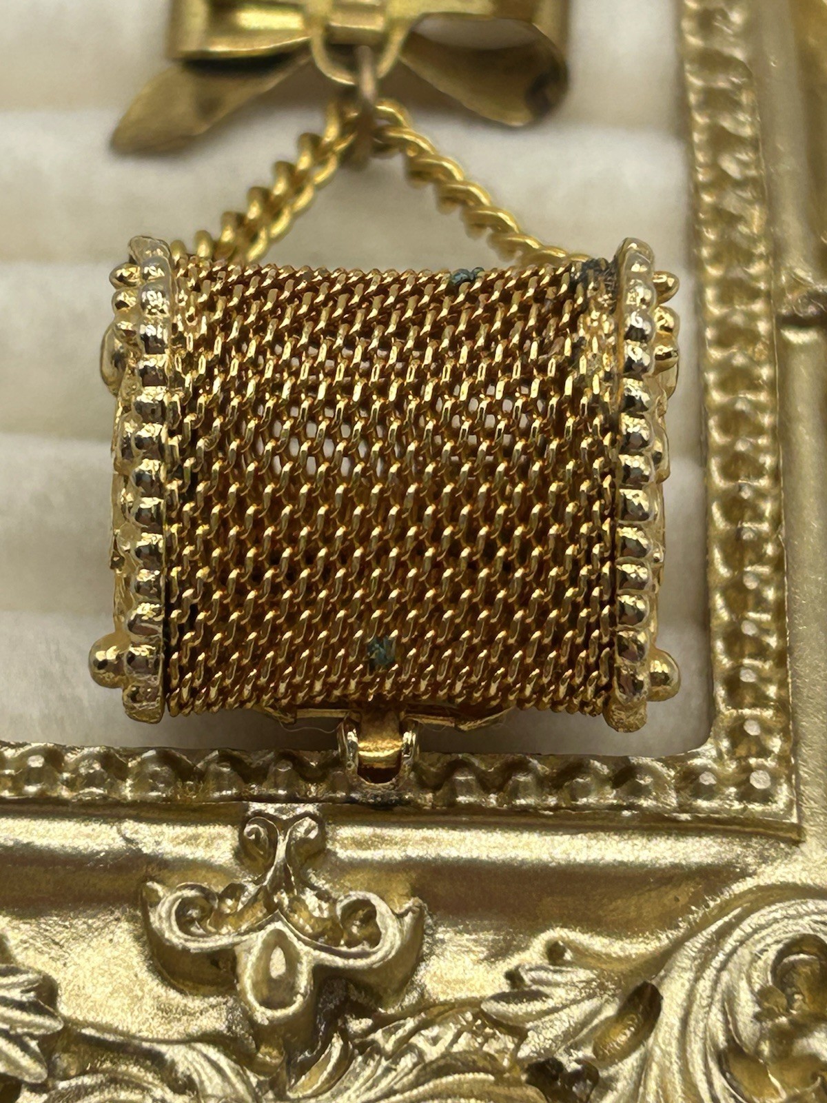 Vintage Gold Mesh Mini Coin Purse Brooch Bow Blue Charm Cottagecore Romantic Fun