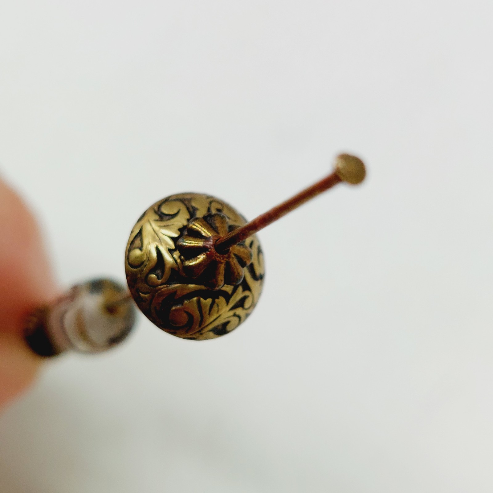 Vintage Murano Hand Blown Swirl Glass Hat Pin White Brown 4″