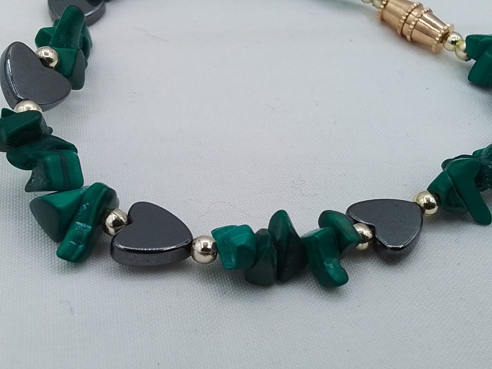 RAW CUT MALACHITE GUARDIAN STONE CHIP BEAD SILVER HEART VINTAGE ESTATE BRACELET