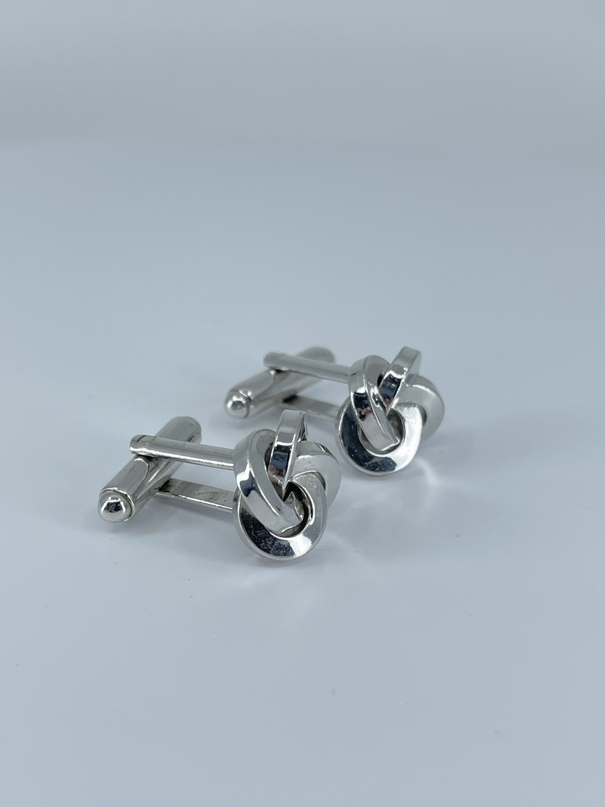 Silver tone Knot cufflinks polished metal knotted design bullet backs 7/8″