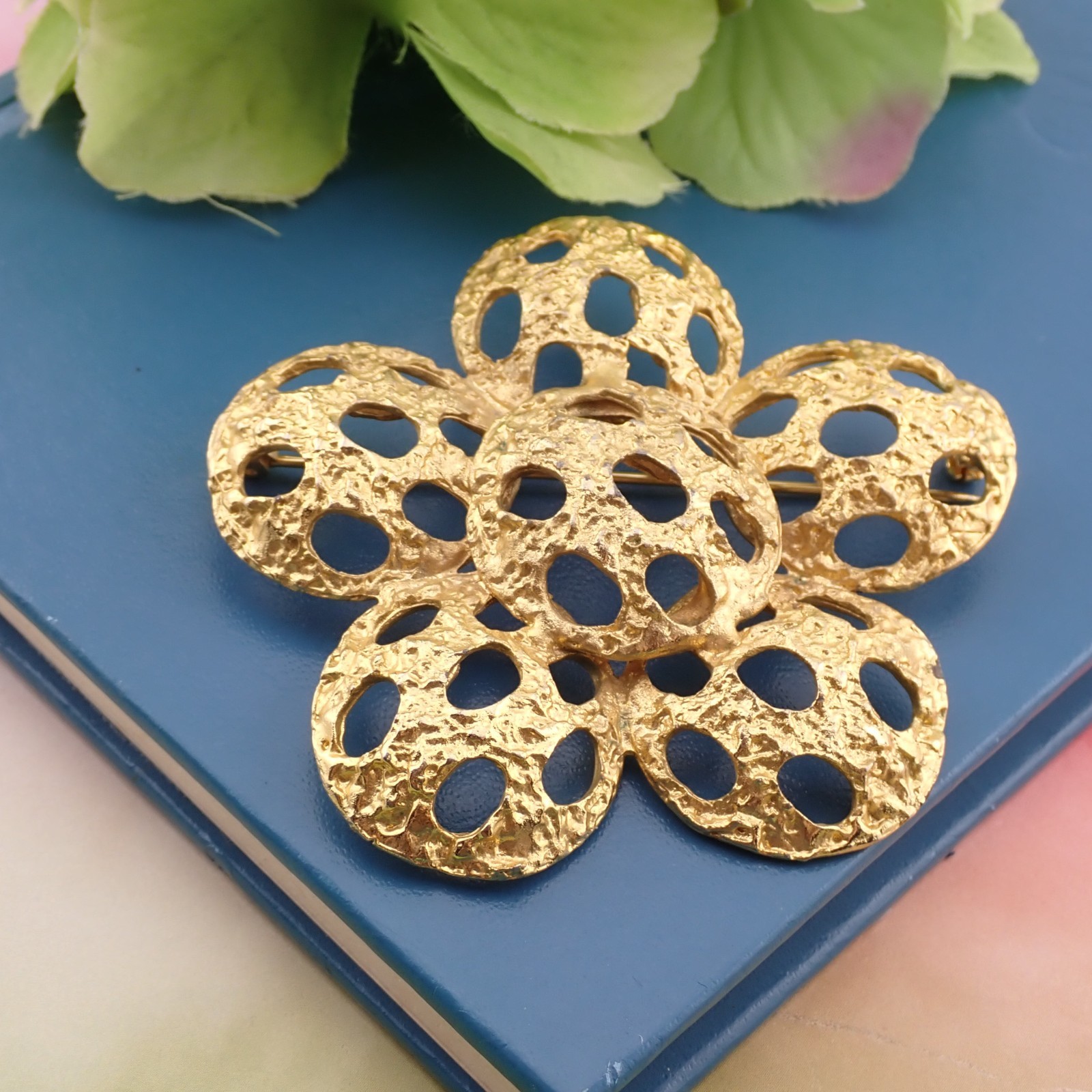 Vintage Lester Joy Signed Gold Tone Textured Flower Pin Brooch