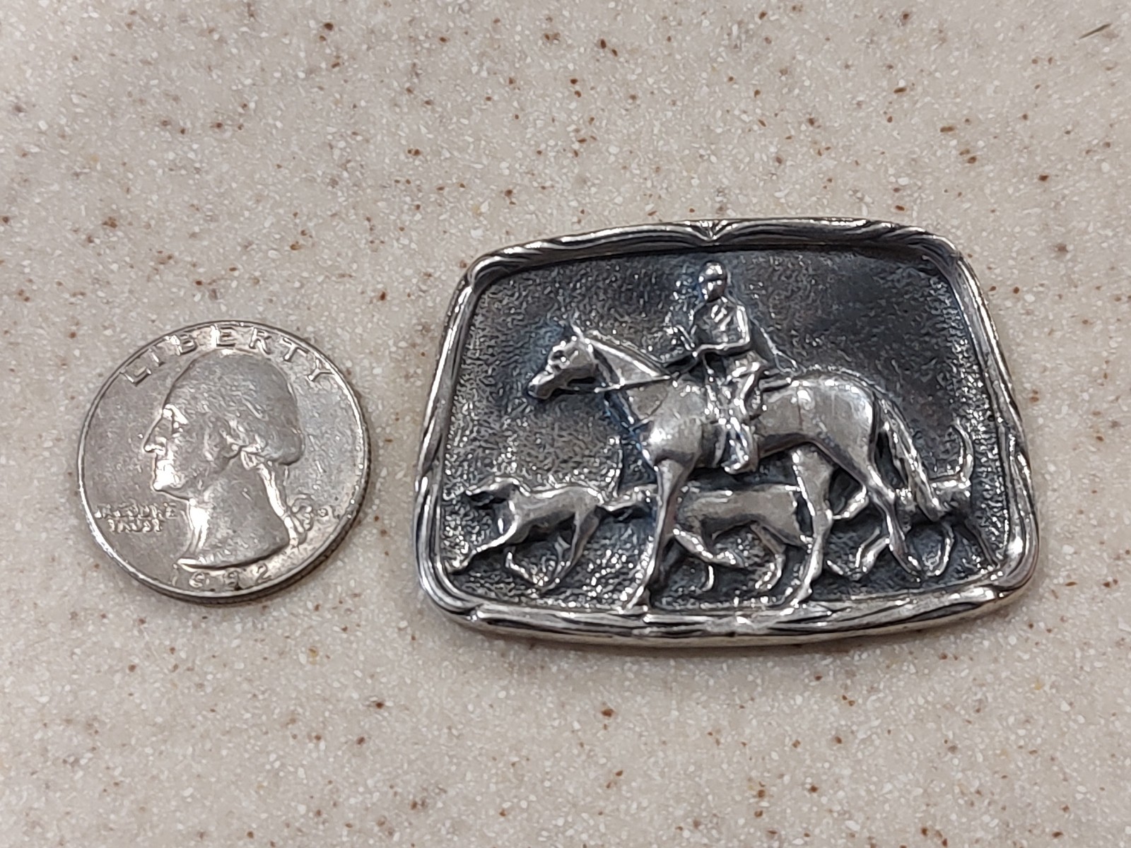 VINTAGE EQUESTRIAN STERLING SILVER HORSE RIDER DOGS FOX HUNTING SCENE BROOCH