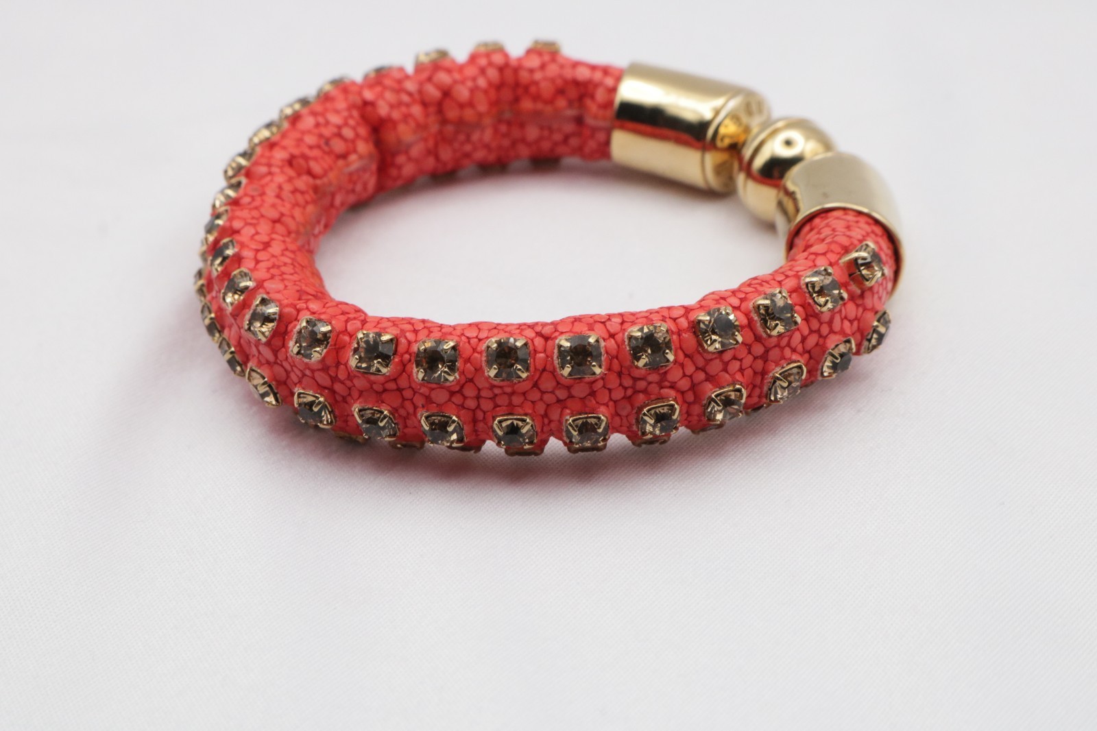 Henri Bendel Stingray Coral Crystal Bracelet Gold Tone Magnetic Clasp Vintage