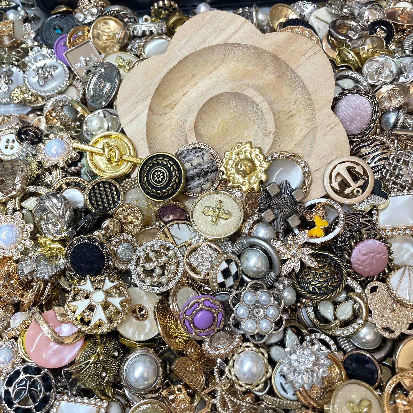 50pcs Vintage Style Metal Buttons Mixed 1-2cm Iron Sewing Craft Wholesale