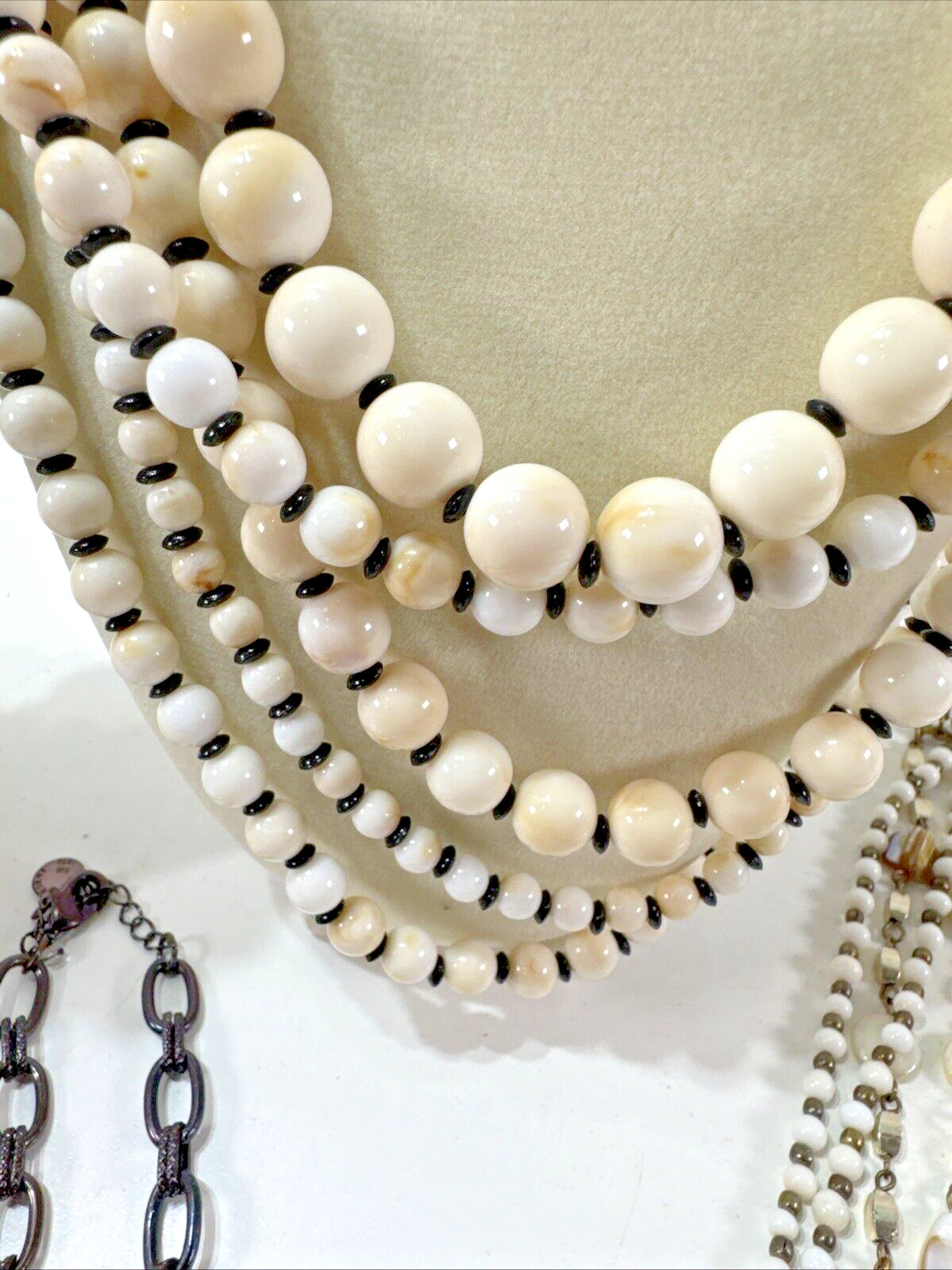 Beautiful Vintage Estate Lot 3x Beaded/Metal/STONES Necklaces & Bracelets