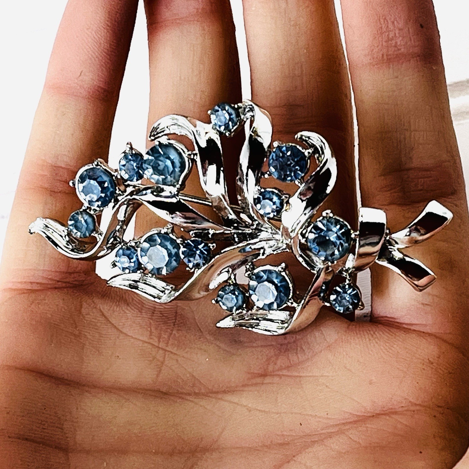 Vtg 1960s Blue Prong Set Rhinestone Brooch Pin -Floral Bouquet – 3” – Silvertone