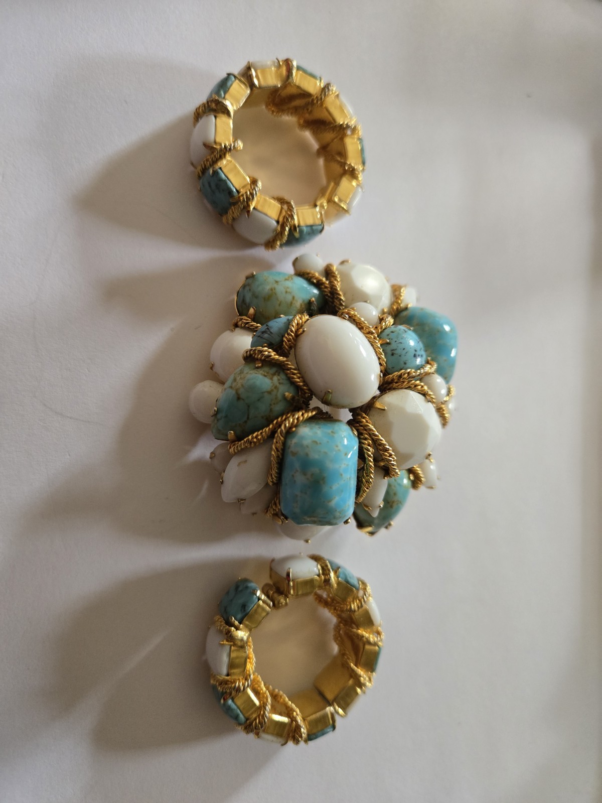 Vintage Vogue Jlry Brooch Pin & Earrings Set Domed Chain Gold Tone Accents