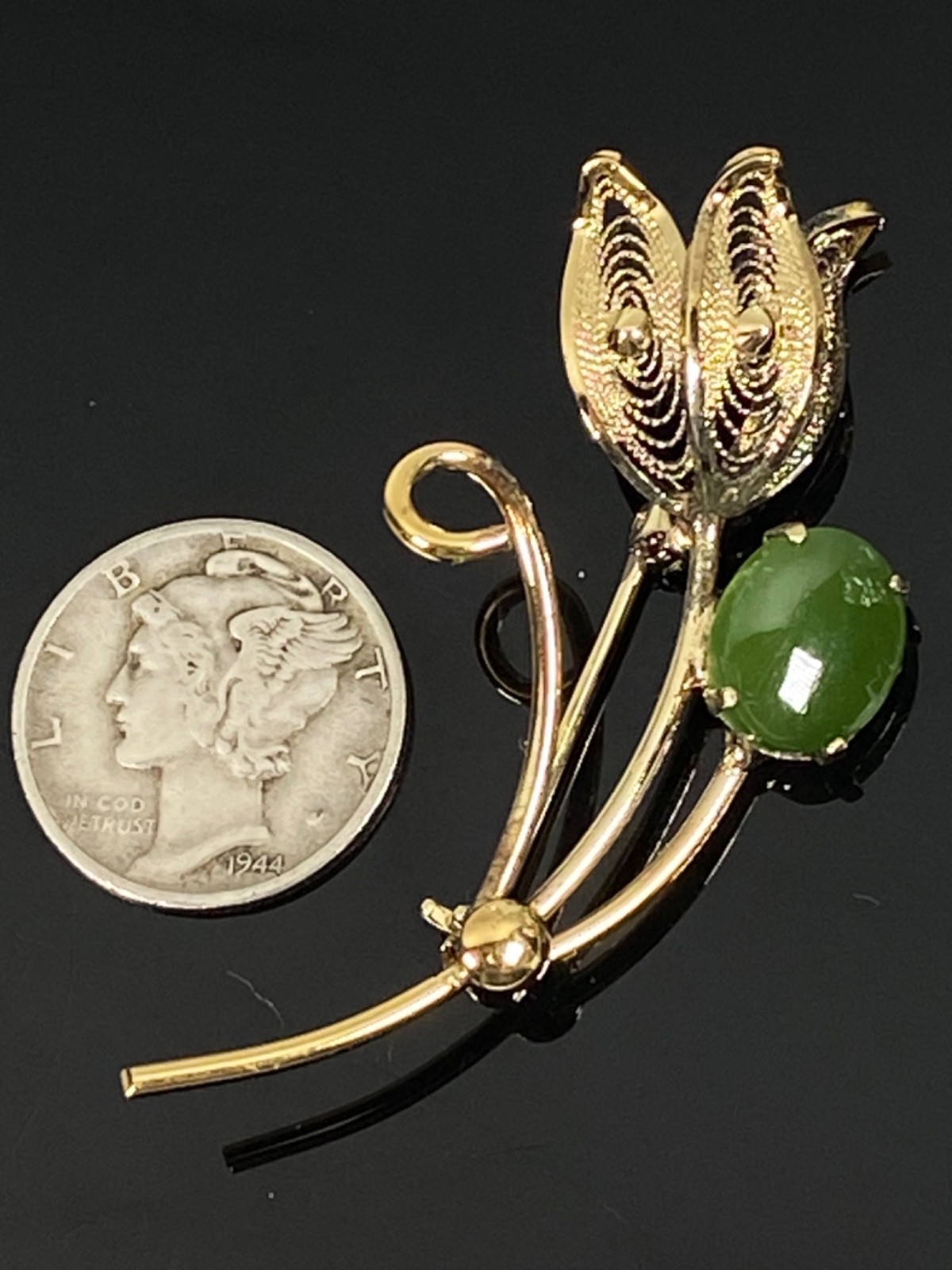 STERLING SILVER GOLD WASH Nephrite Jade Flower Pin Brooch “W” Mark 3.8g