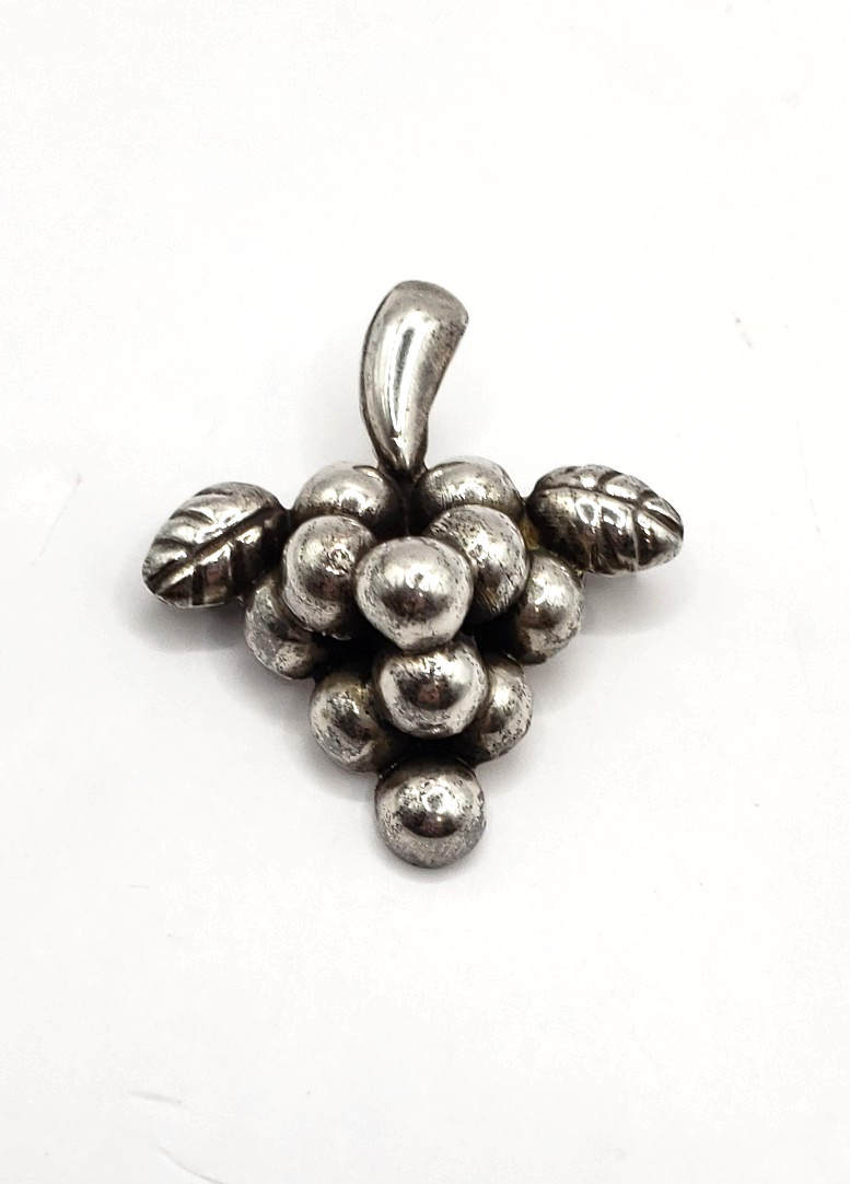 Vintage Signed Mexico Sterling Silver 925 Grapes Brooch Pin 4.9 Gr