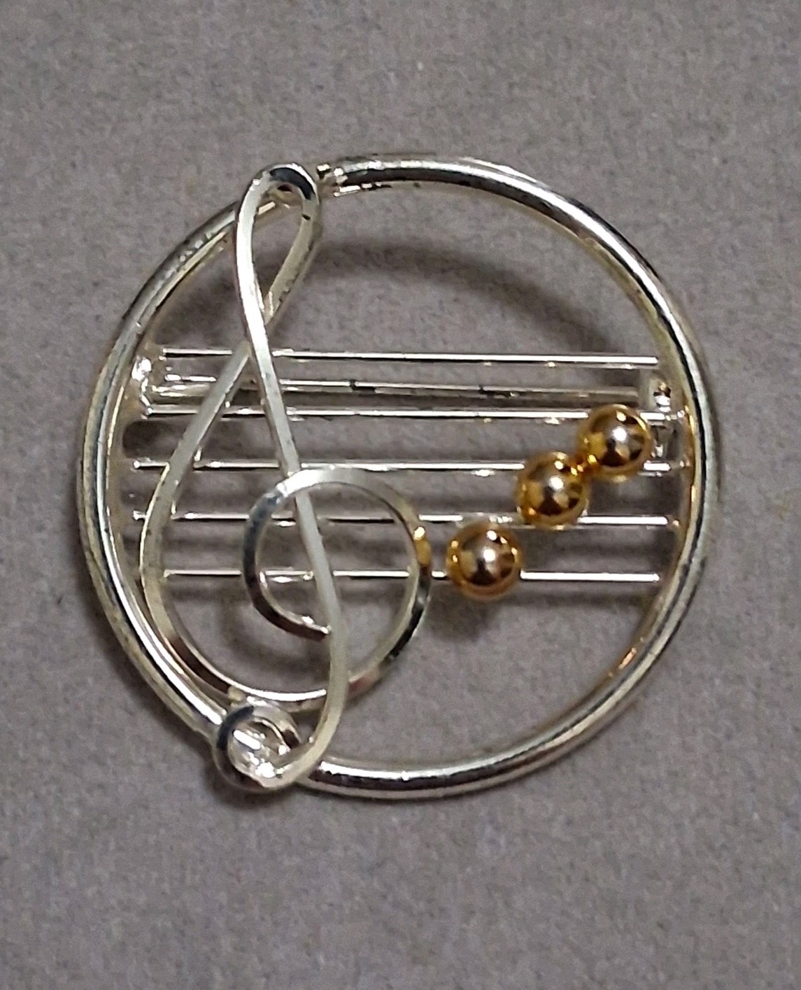 Music treble clef 2 tone brooch, music notes, silver & gold tone, vintage