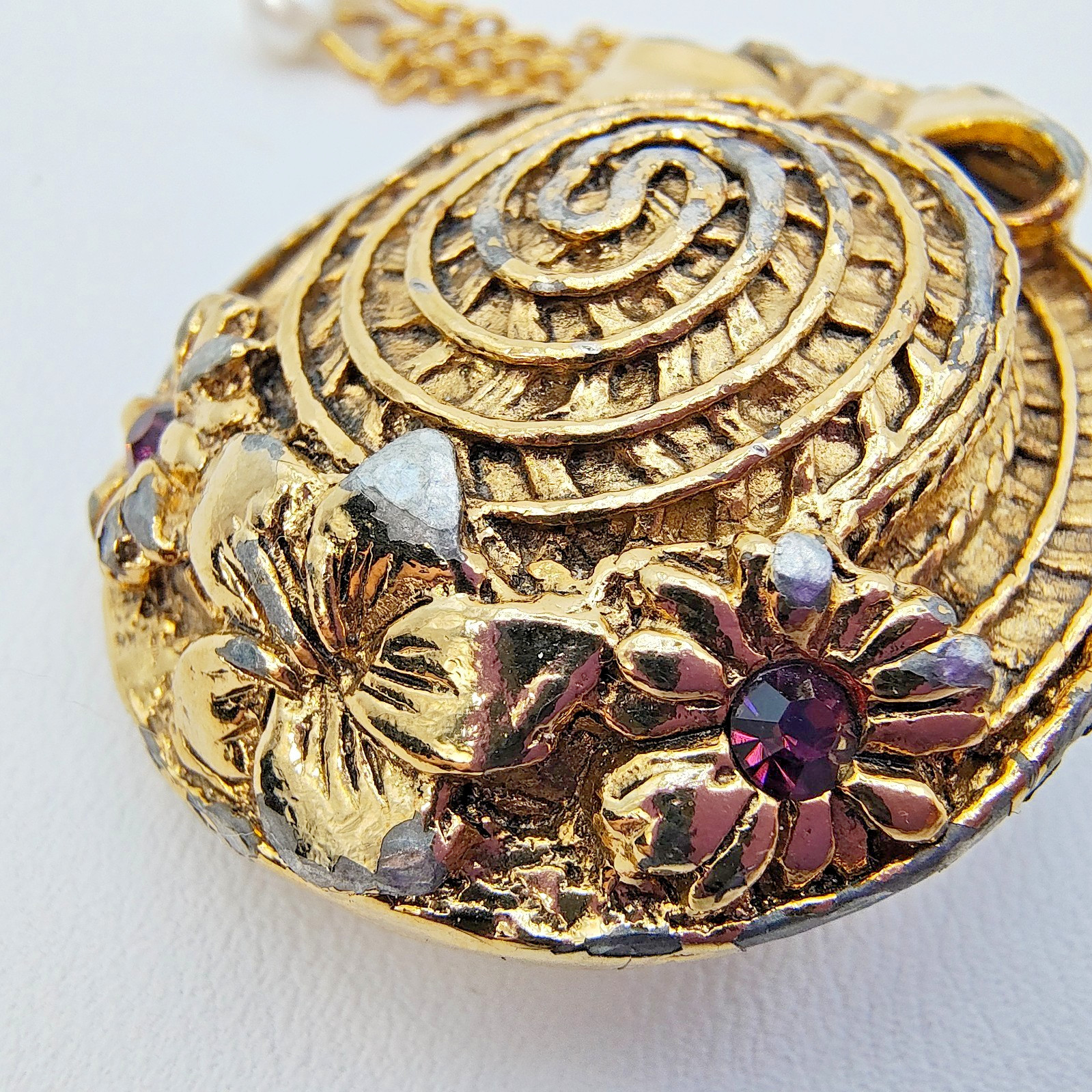 Vintage Sun Hat Brooch Gold Tone Rhinestone Faux Pearl Dangle Cottagecore READ