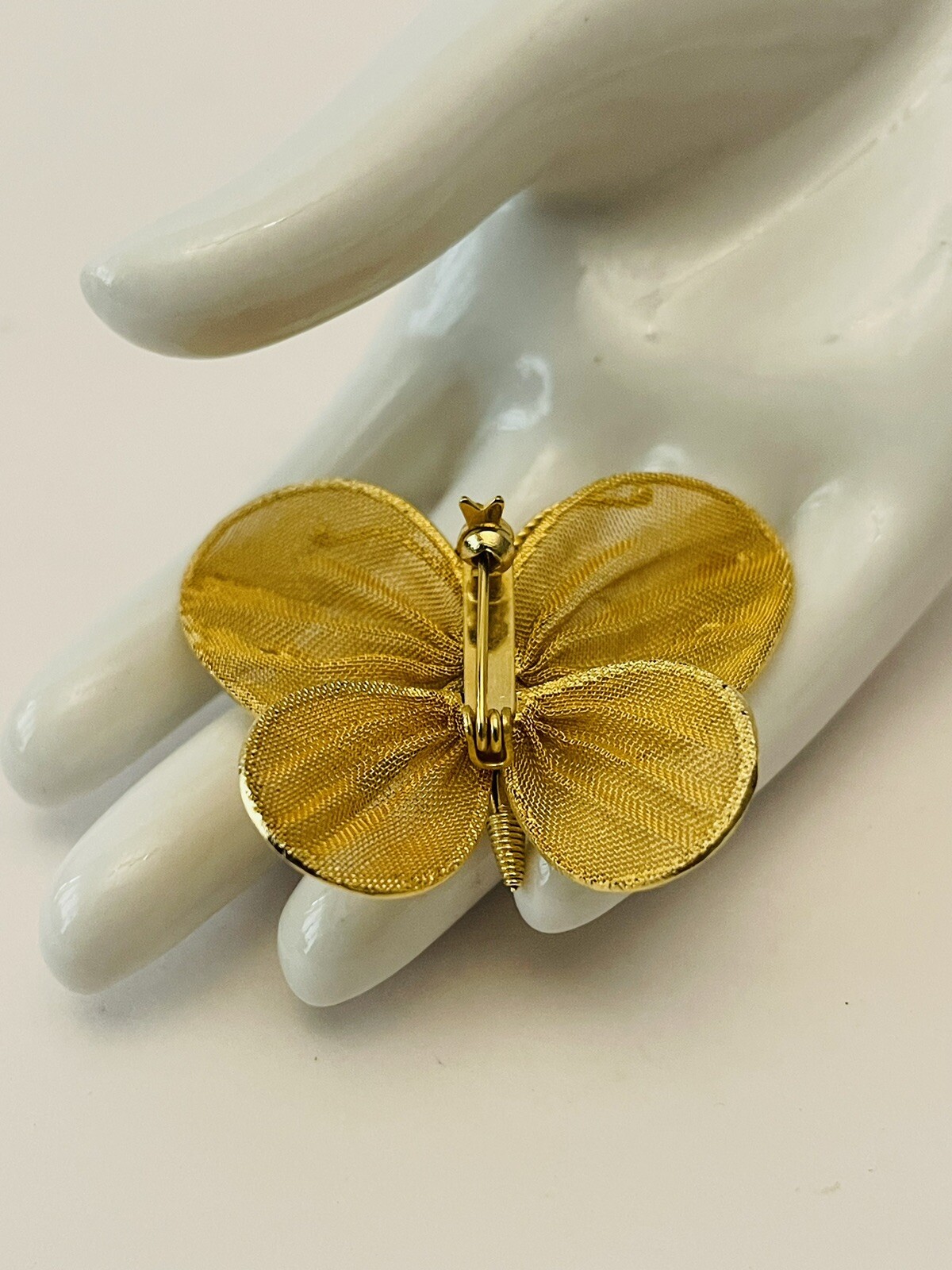 Vintage Goldtone Butterfly Flowers Mesh Figural Pendant Brooch Pin