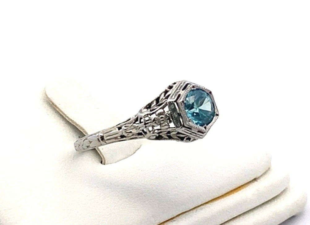 Vintage 18k White Gold Art Deco Blue Topaz Solitaire Filigree Ring Sz-9 2.8g