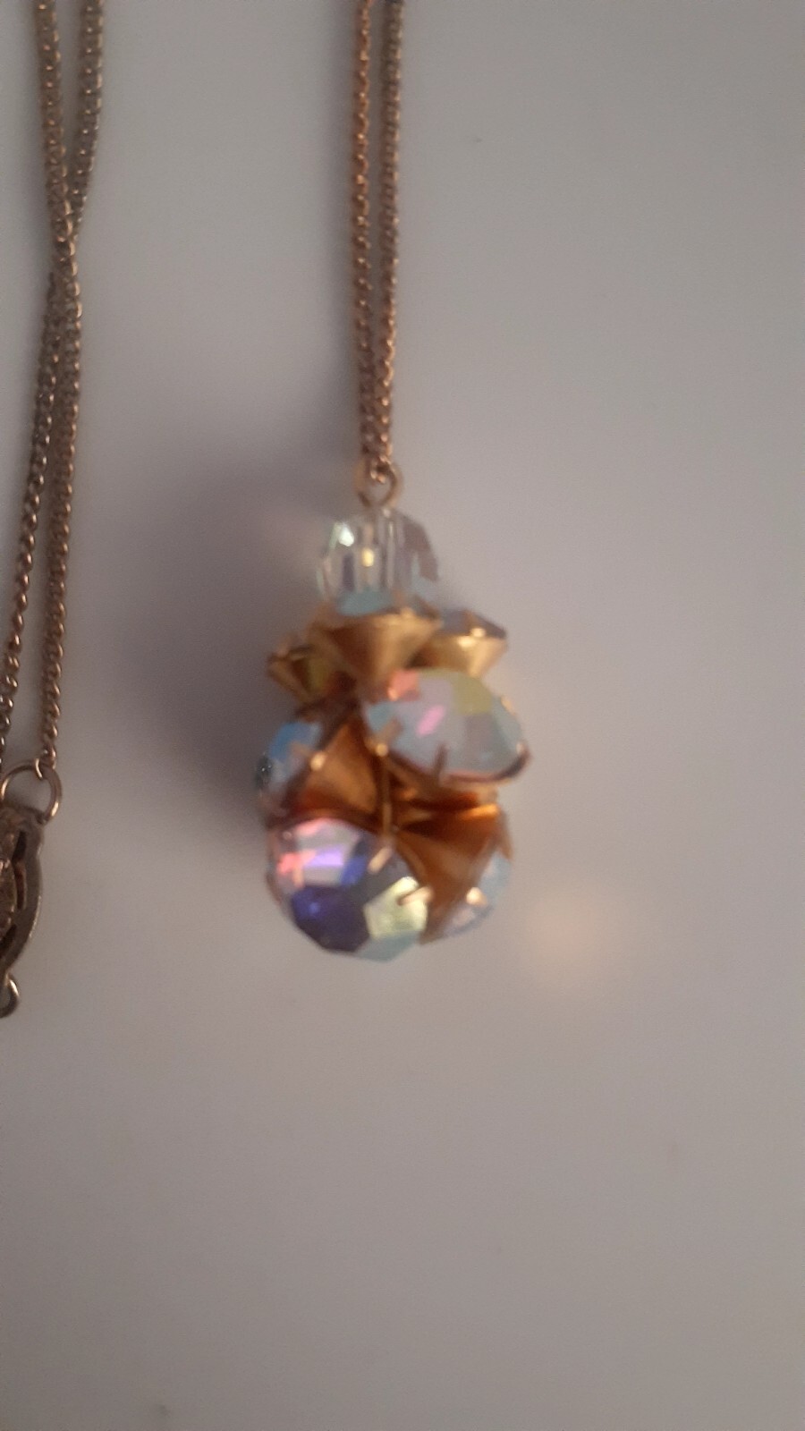 Vintage Aurora borealis Prong set Cluster Pendant Gold tone Necklace 15 In.