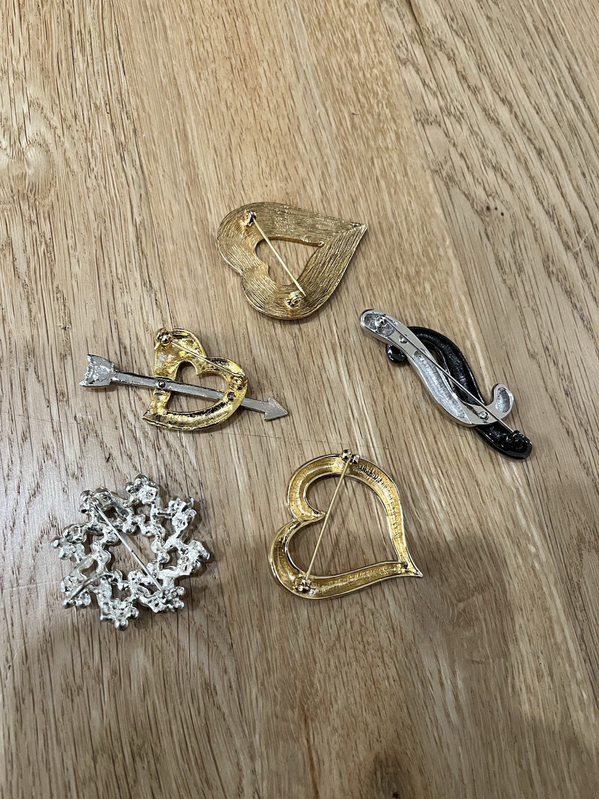 Lot Of 5 Assorted Costume Jewelry Brooches music note gold Heart gem FREE SHIP