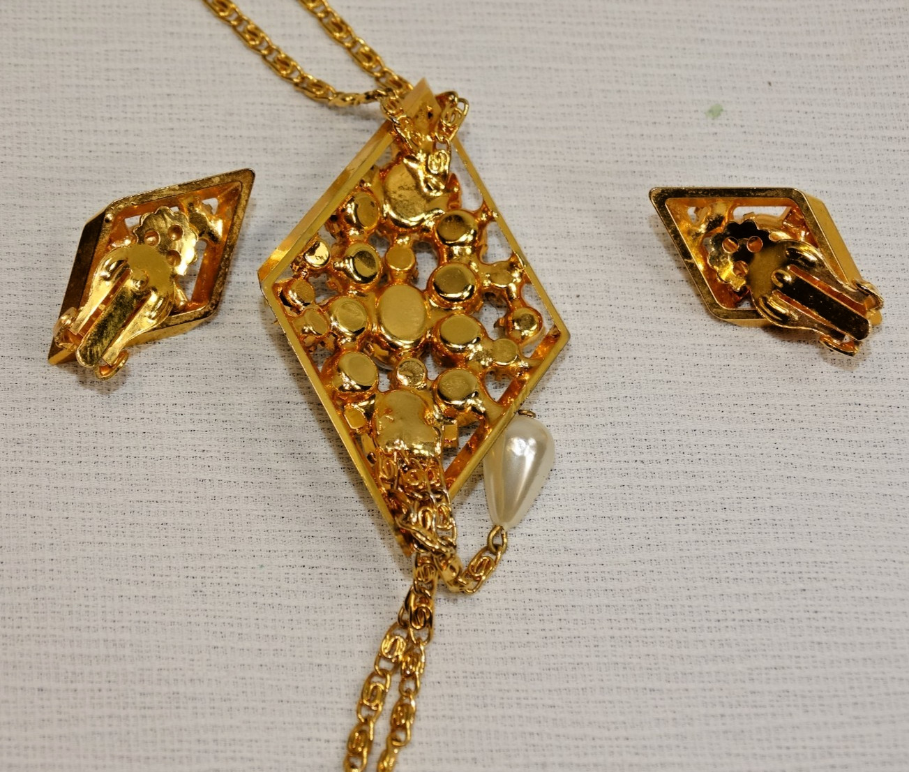 E19 VINTAGE RHINESTONE & FAUX PEARL DIAMOND TASSLE NECKLACE & EARRING MULTICOLOR