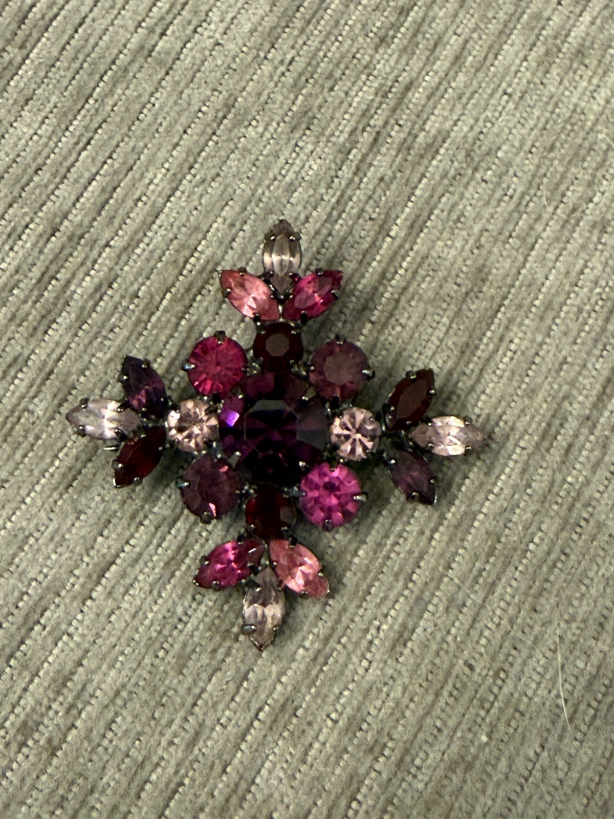 VTG Liz Claiborne Fall Colors Gold Tone Brooch Pin Faceted Rhinestones Glows! 2