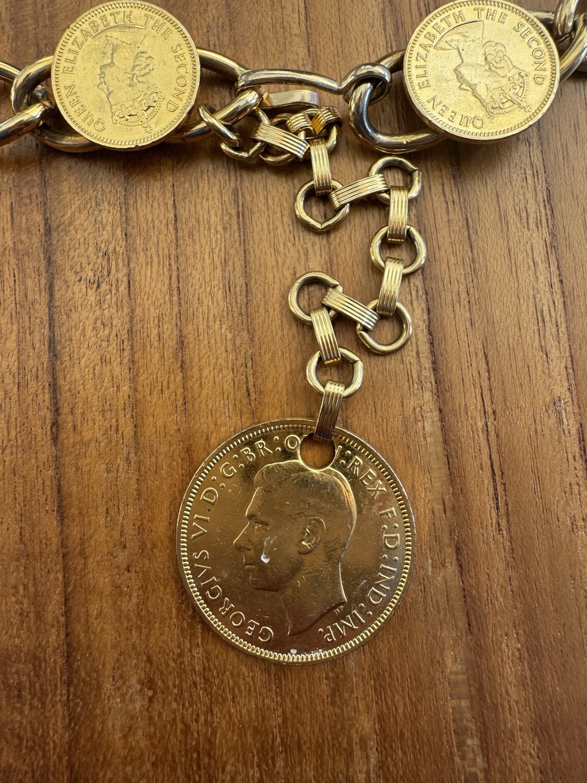 Vintage Gold-Tone Coin Necklace/Belt – Queen Elizabeth II Half Penny Coins-Retro