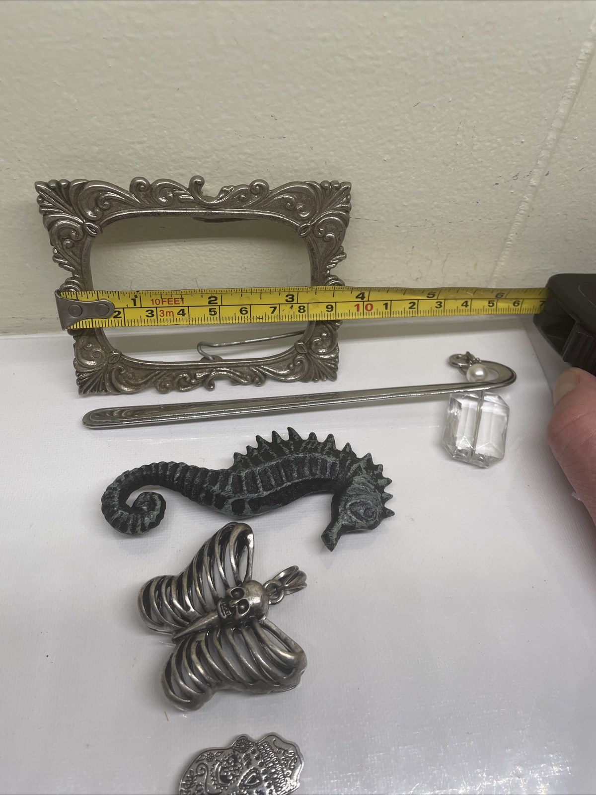 Lot of Metal Decorative Jewelry Assorted Items Seahorse Butterfly Photo H. 6 Pcs