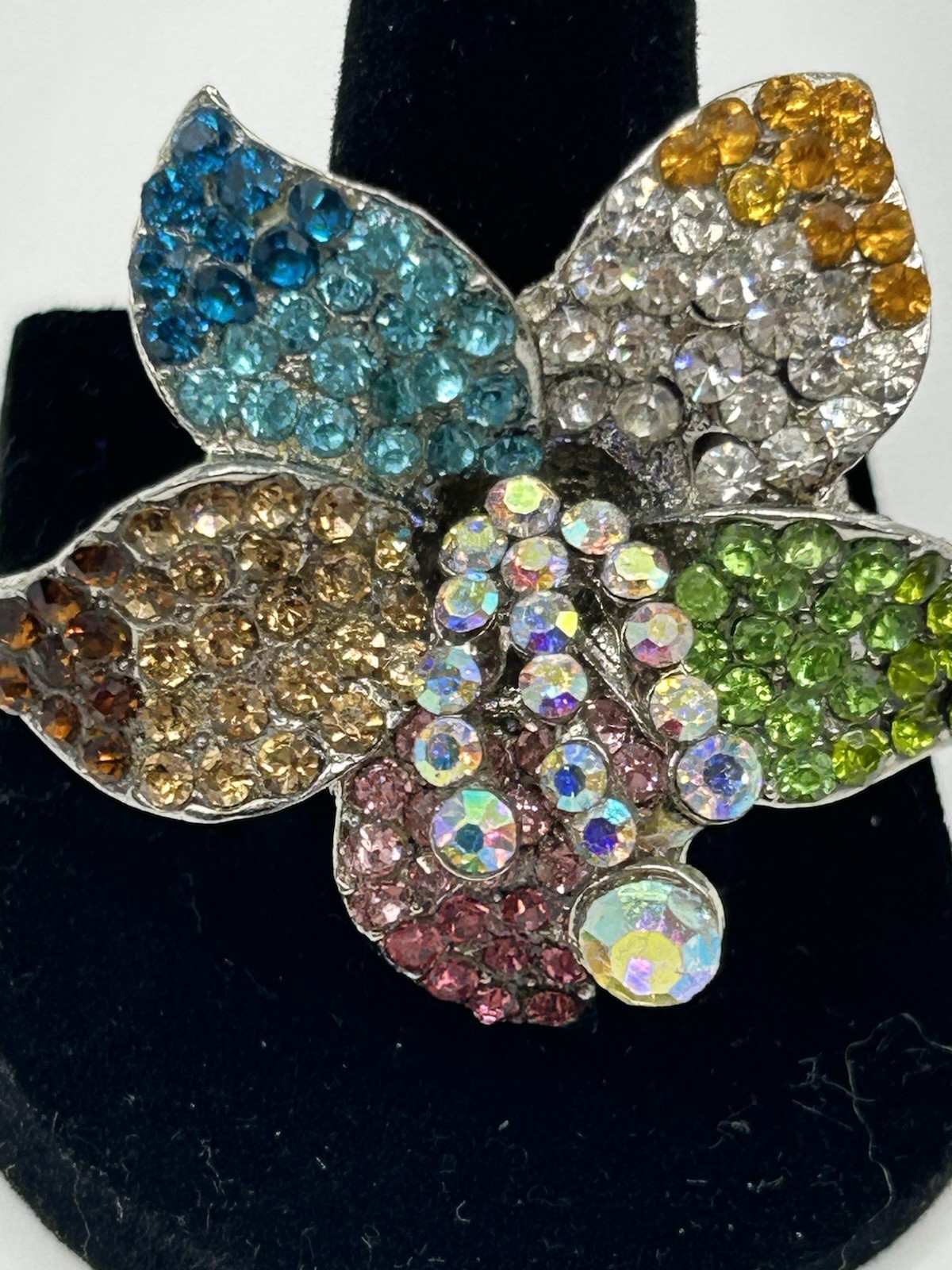 Vintage Multicolor Rhinestone Flower Ring – Stretch Band Statement Cocktail Ring