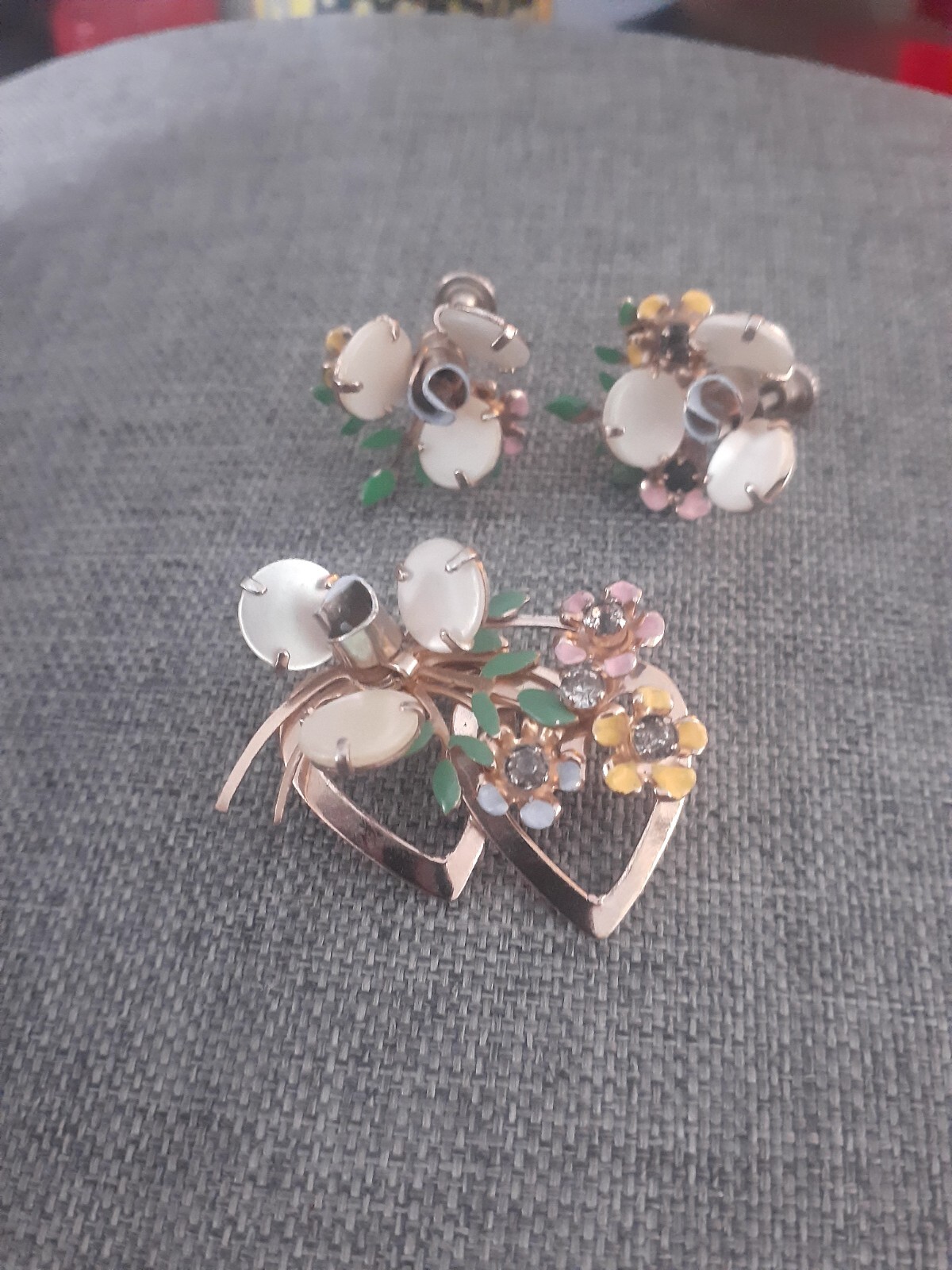 Vintage MOP & Enamel Flower/heart Brooch/pin & Matching Screw back Earrings