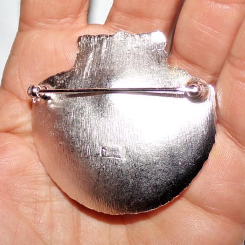 CROWN TRIFARI signed clamshell shaped pin with faux-NICE!!