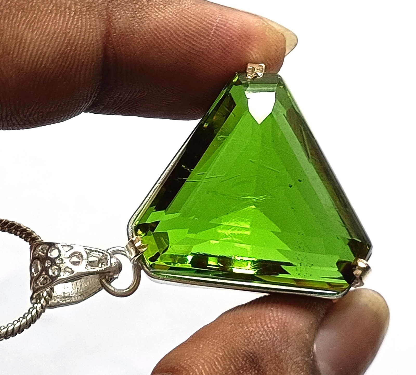89.70 Ct Color-Change Alexandrite Pendant | Fancy Cut 39x29mm + 925 Chain 5SDR