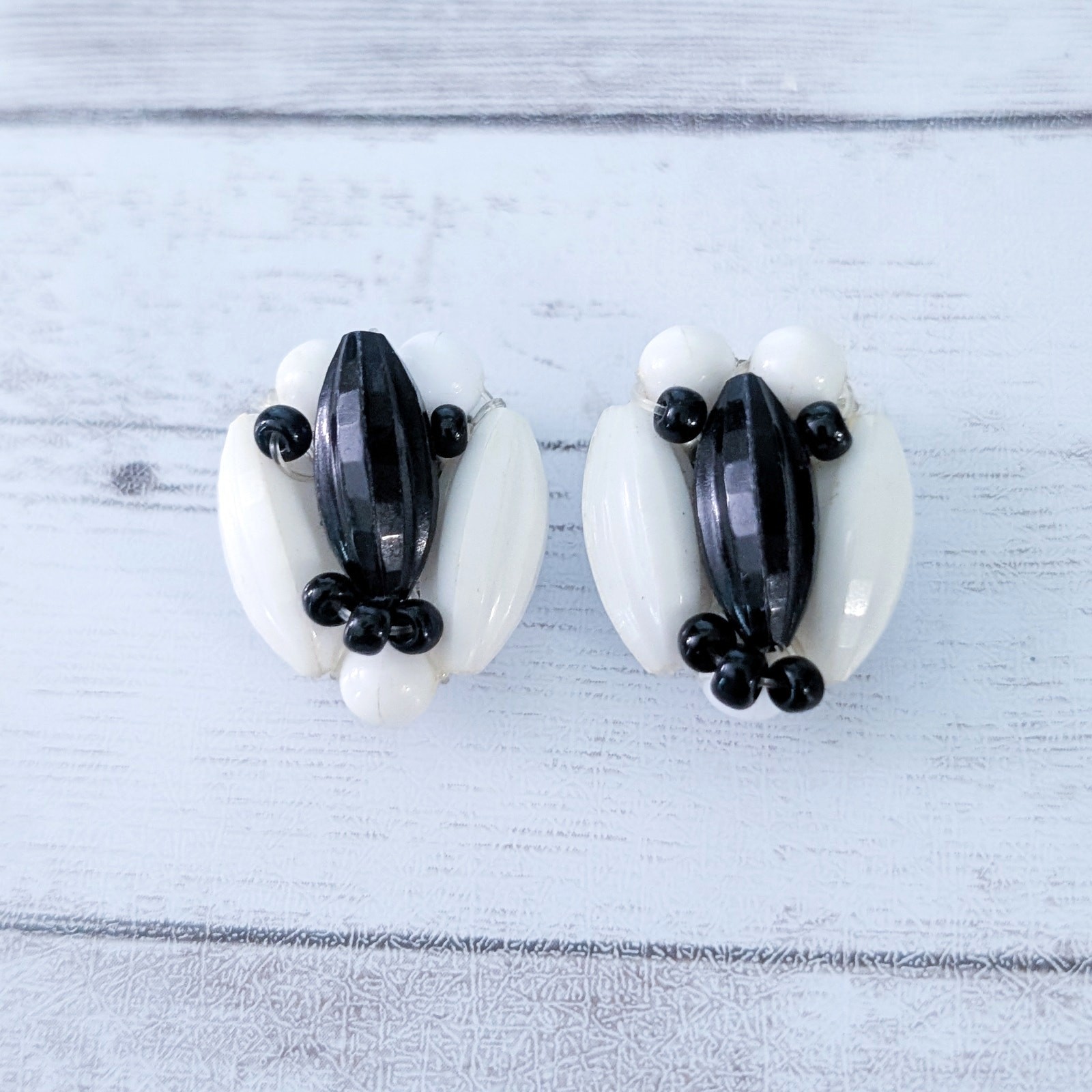 Vintage Clip On Earrings Off White & Black 1″ Retro