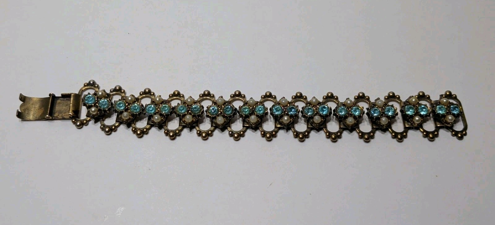 ✨VINTAGE✨ 1950s 8″ Bracelet Blue Stones Small Pearls Gold Tone Filigree Copper?