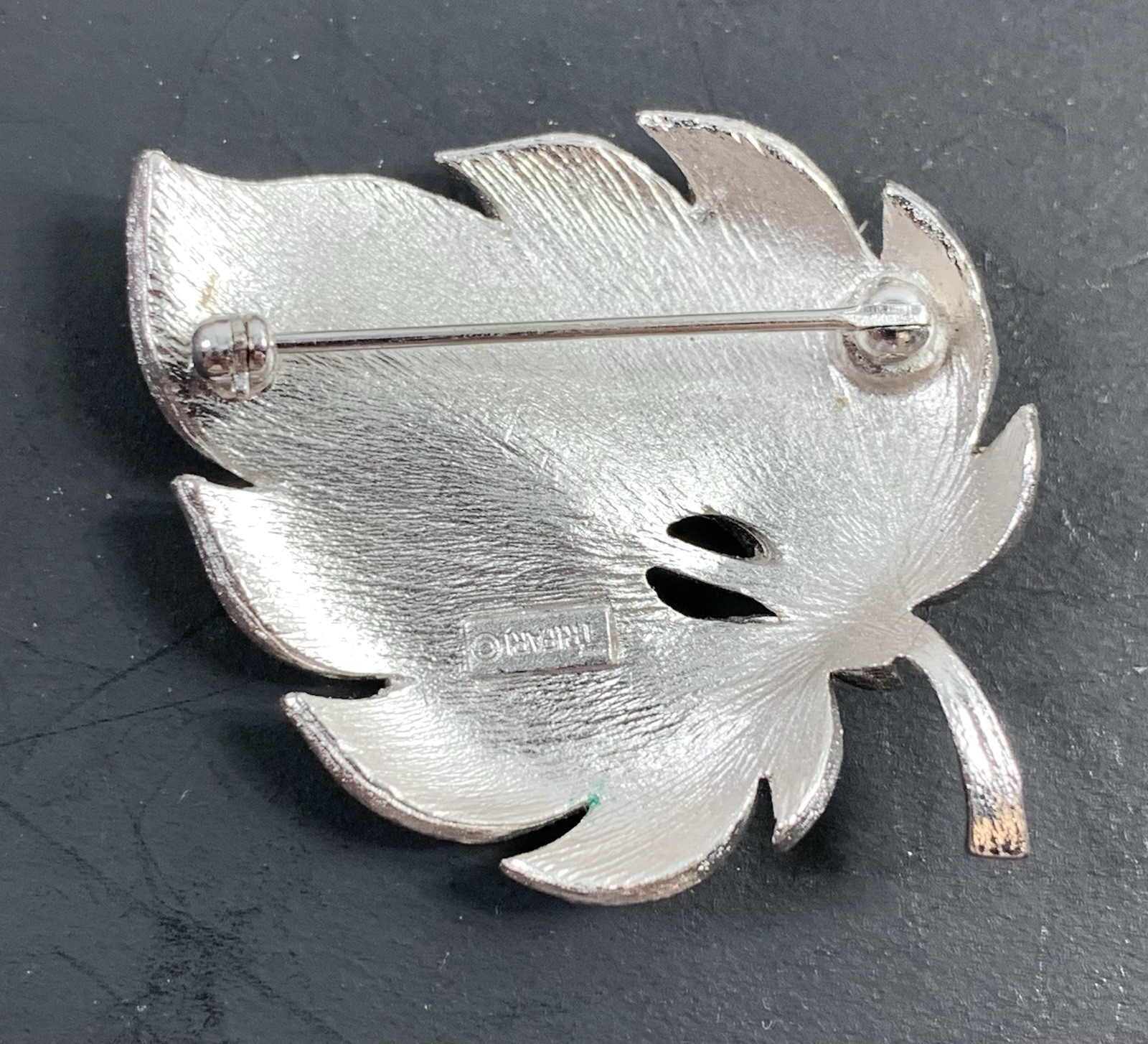 Vintage Crown Trifari Silver Tone Brushed Leaf Brooch Pin 1.5” x 2”
