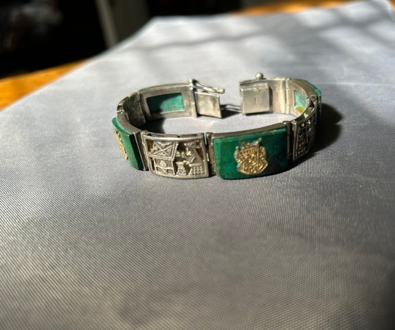 Vintage Bracelet; Sterling Silver, Mexican Jade, Gold, 7.0″, post 1940, Mexico