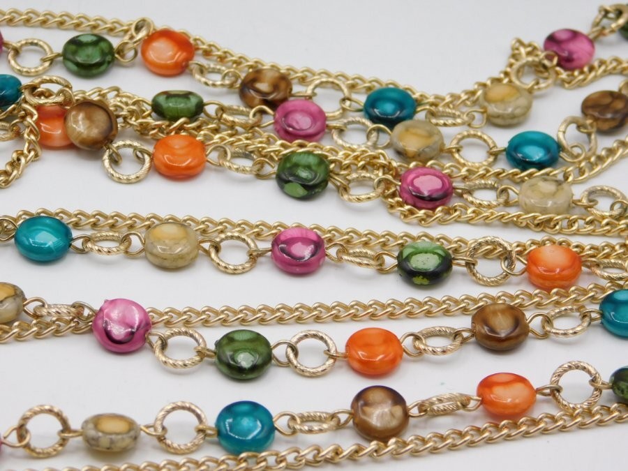 A889-VINTAGE NECKLACE~COLORFUL BEADS/GOLD TONE~46″ LONG~NO CLASP~PRETTY!