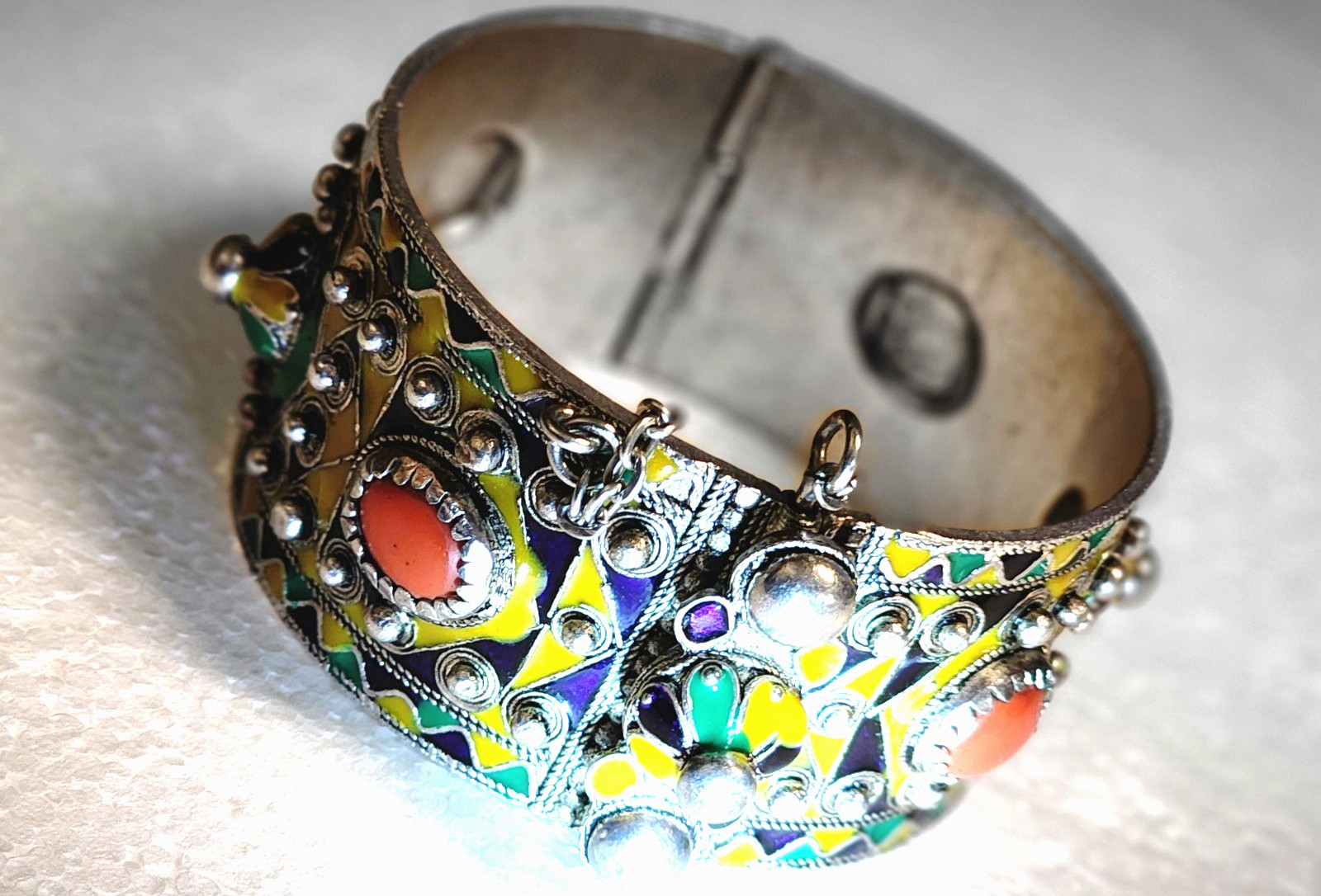 VINTAGE ENAMEL BERBER CUFF TRIBAL BANGLE BRACELET 2 5/8″ WIDTH X 1 3/8 DEEP