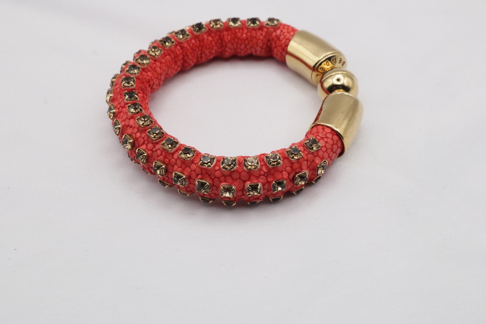 Henri Bendel Stingray Coral Crystal Bracelet Gold Tone Magnetic Clasp Vintage