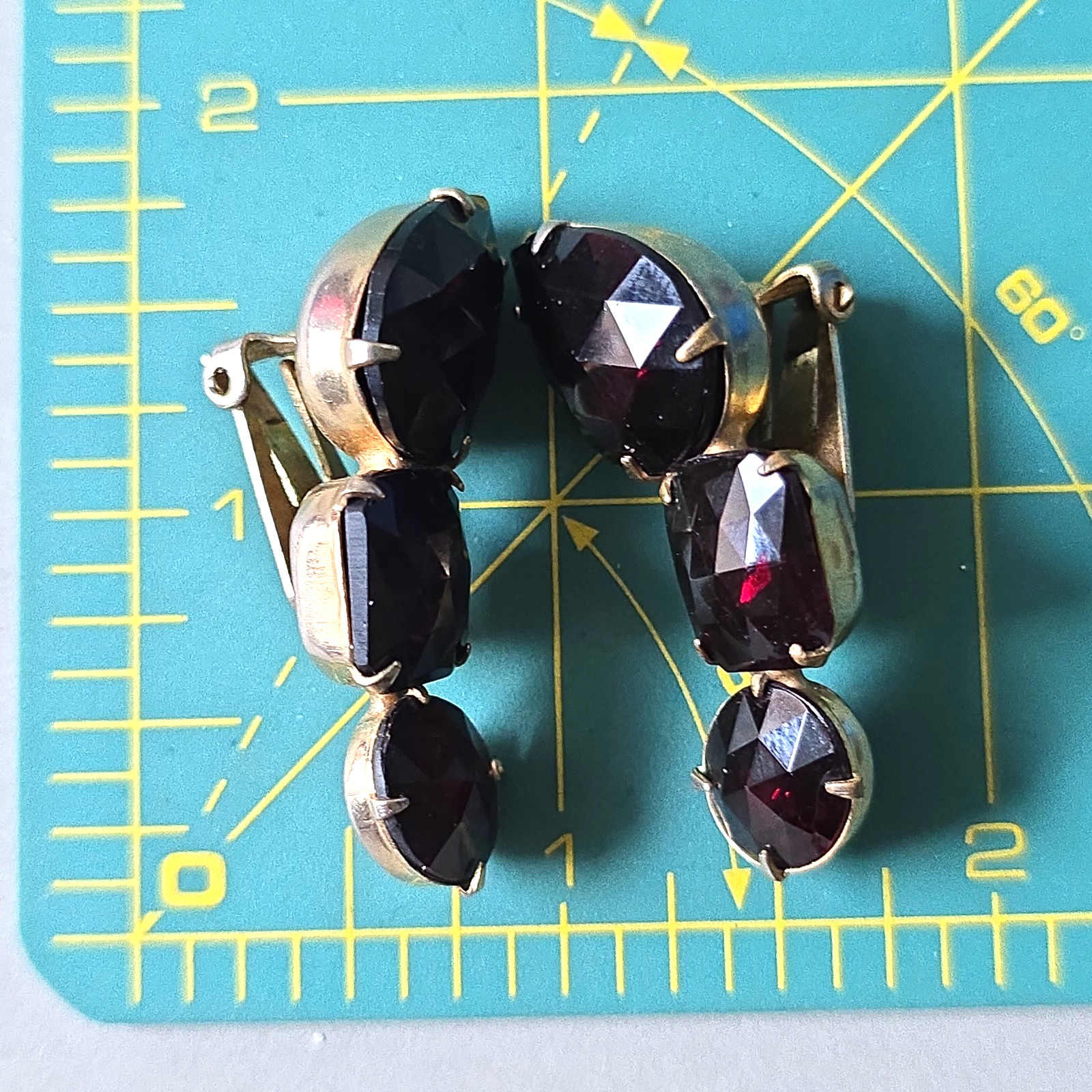 Vintage Faceted Garnet Red Faceted Glass Rhinestones Prong Earrings Clip on