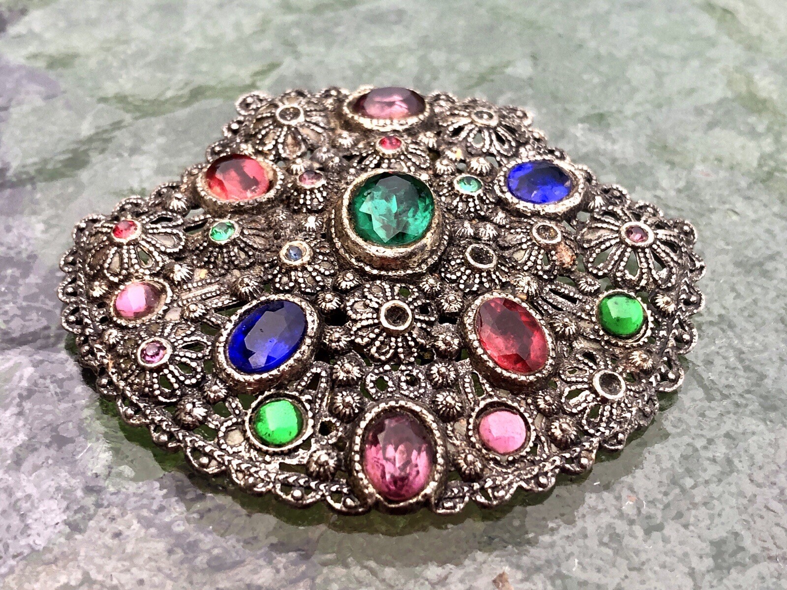 New England Glass Works Antique Repousse Designed Glass Stone Fur Scarf Clip